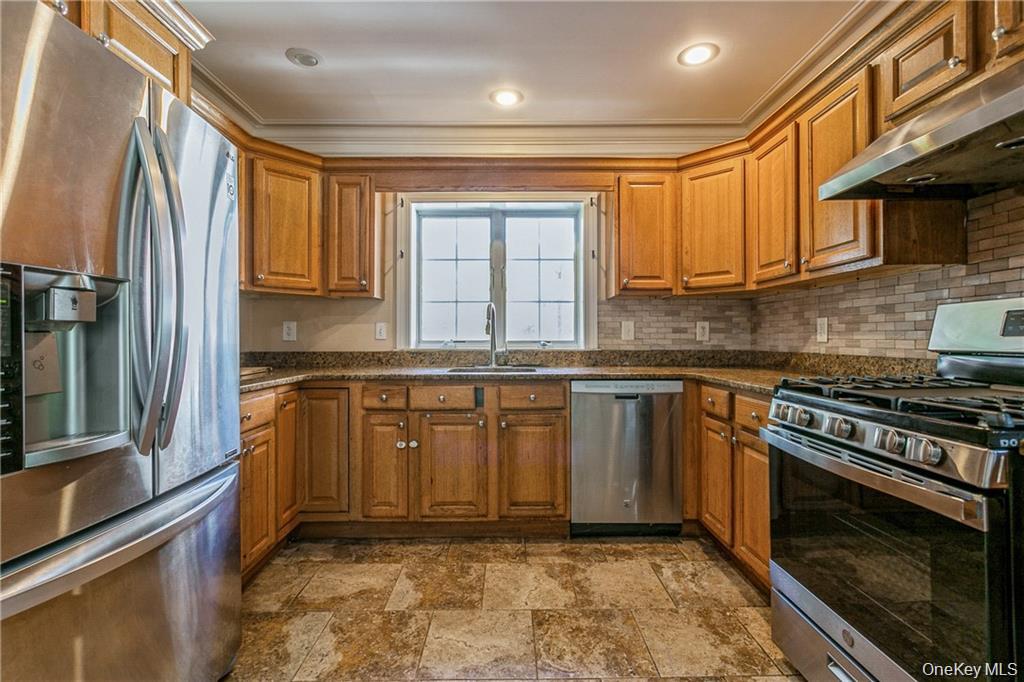 39 Croydon Road, Yonkers, NY 10710