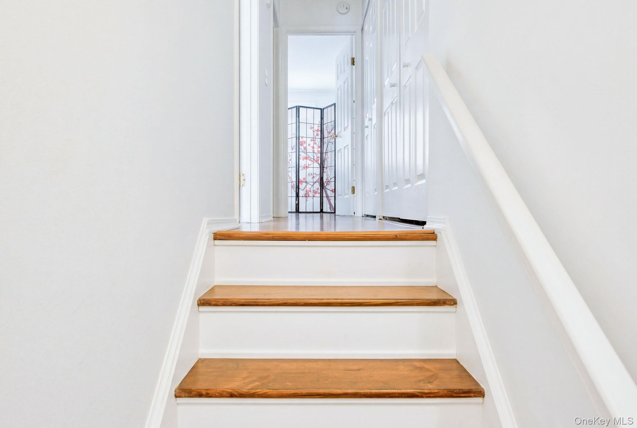 255 Village Court, Kingston, NY 12401