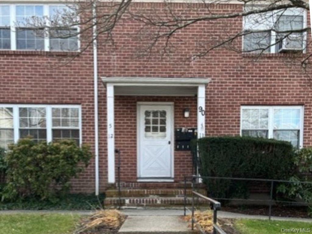 90 Gregory Avenue # 4, Mount Kisco, NY 10549