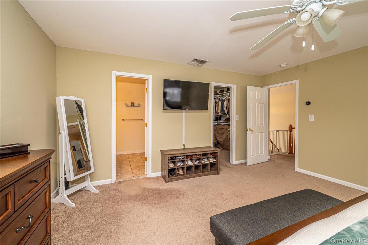 47 Cobblestone Drive, Shoreham, NY 11786