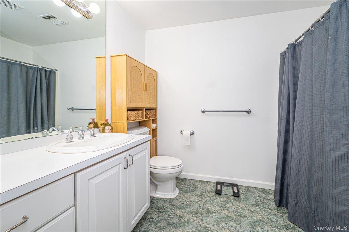 47 Cobblestone Drive, Shoreham, NY 11786