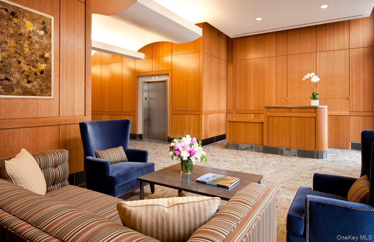 40-22 College Point Boulevard # 10R, Flushing, NY 11354