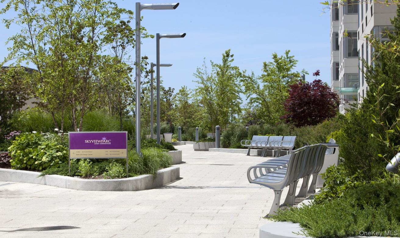 40-22 College Point Boulevard # 10R, Flushing, NY 11354