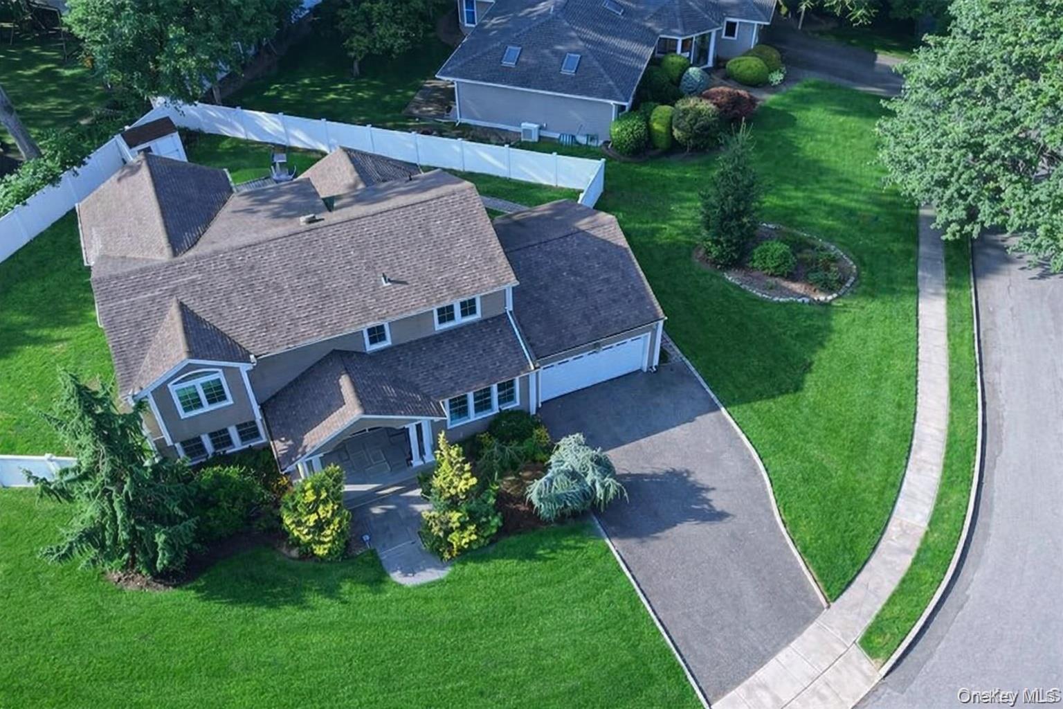 35 Moss Lane, Jericho, NY 11753