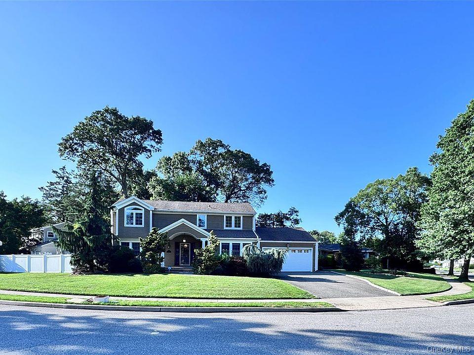 35 Moss Lane, Jericho, NY 11753