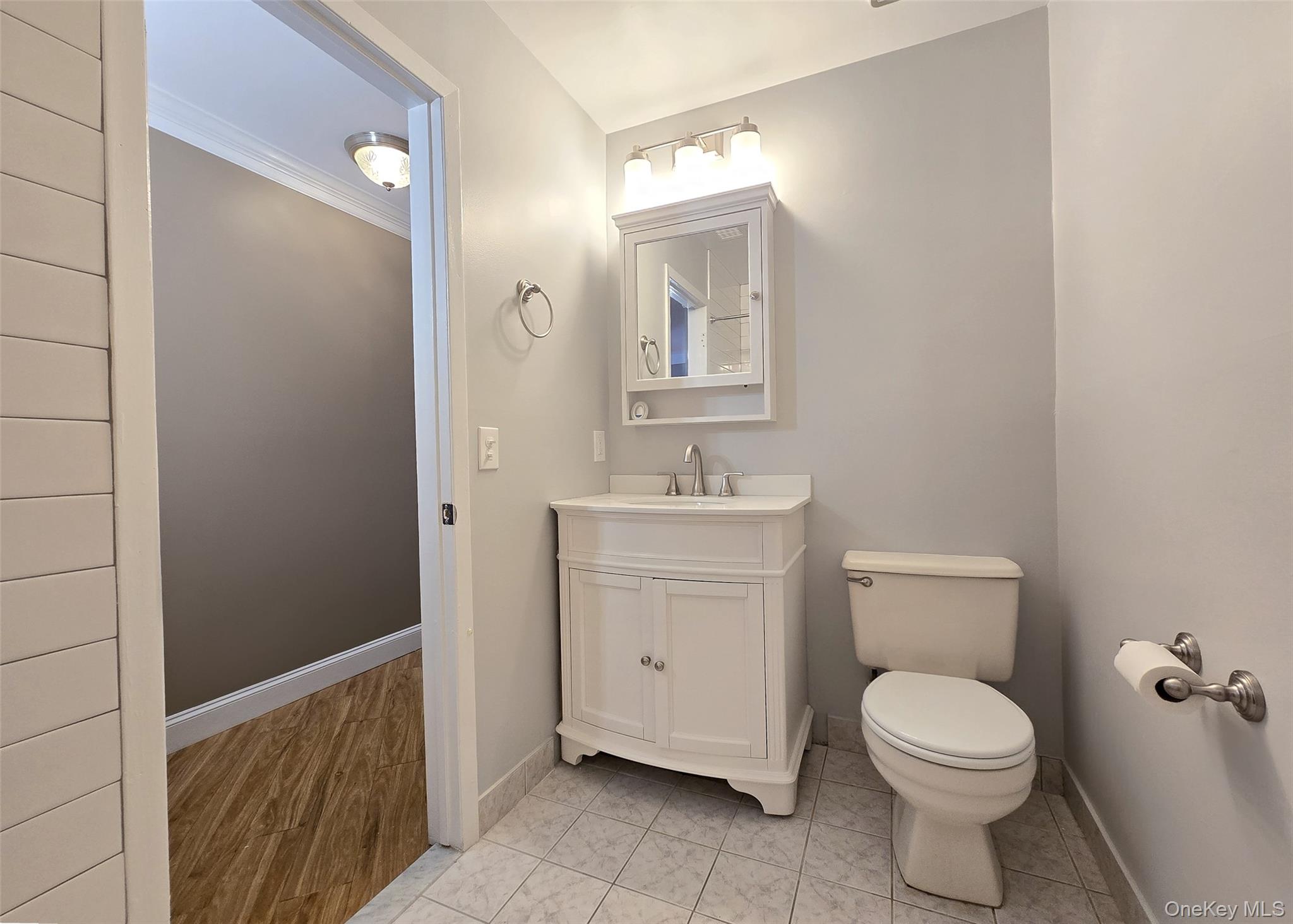 786 Hilltop Court, Coram, NY 11727