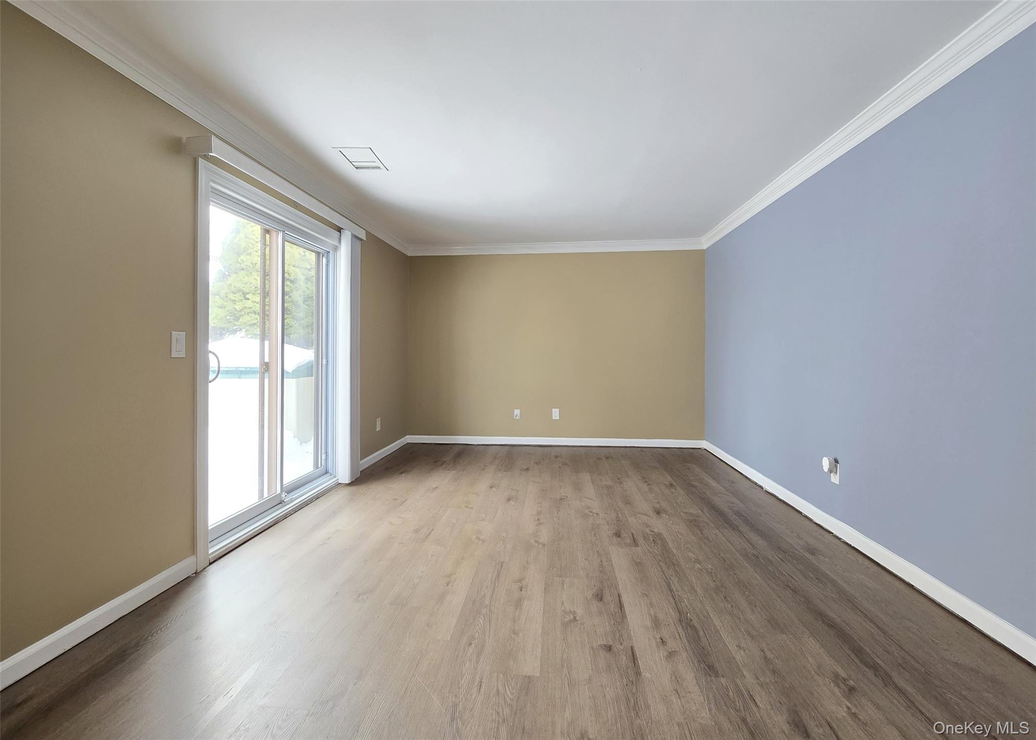 786 Hilltop Court, Coram, NY 11727