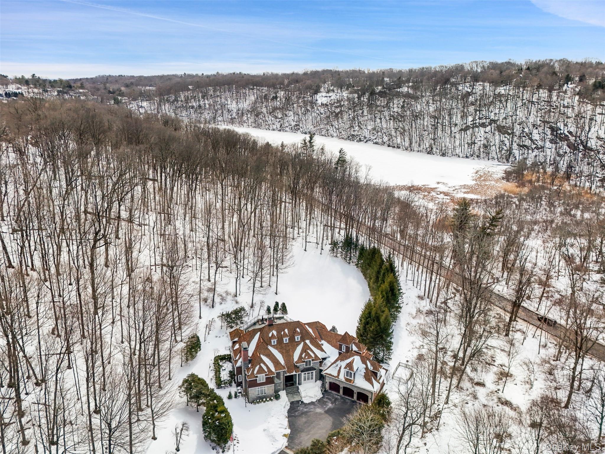 26 Hollow Ridge Road, Mount Kisco, NY 10549