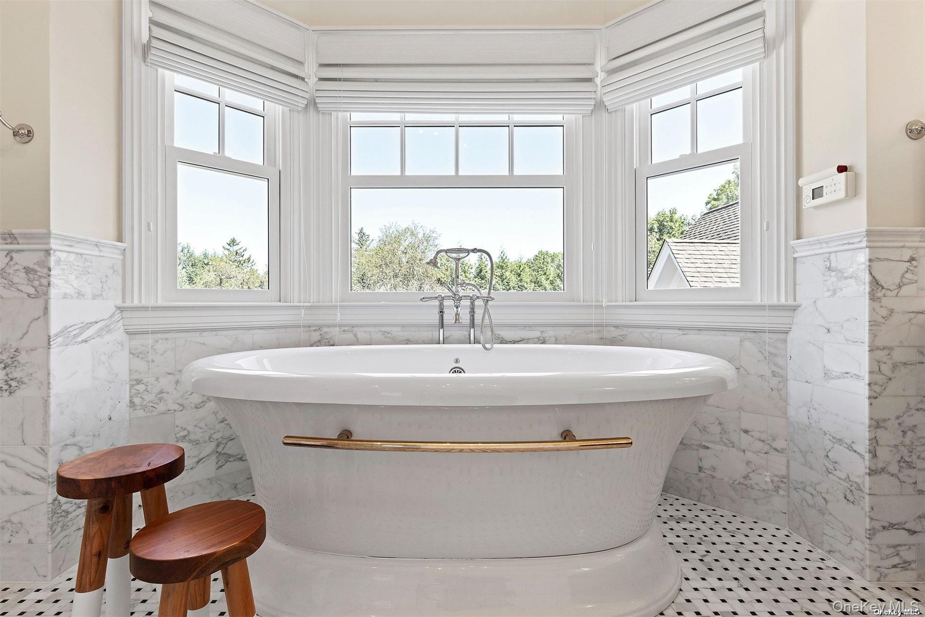 50 South Drive, Manhasset, NY 11030