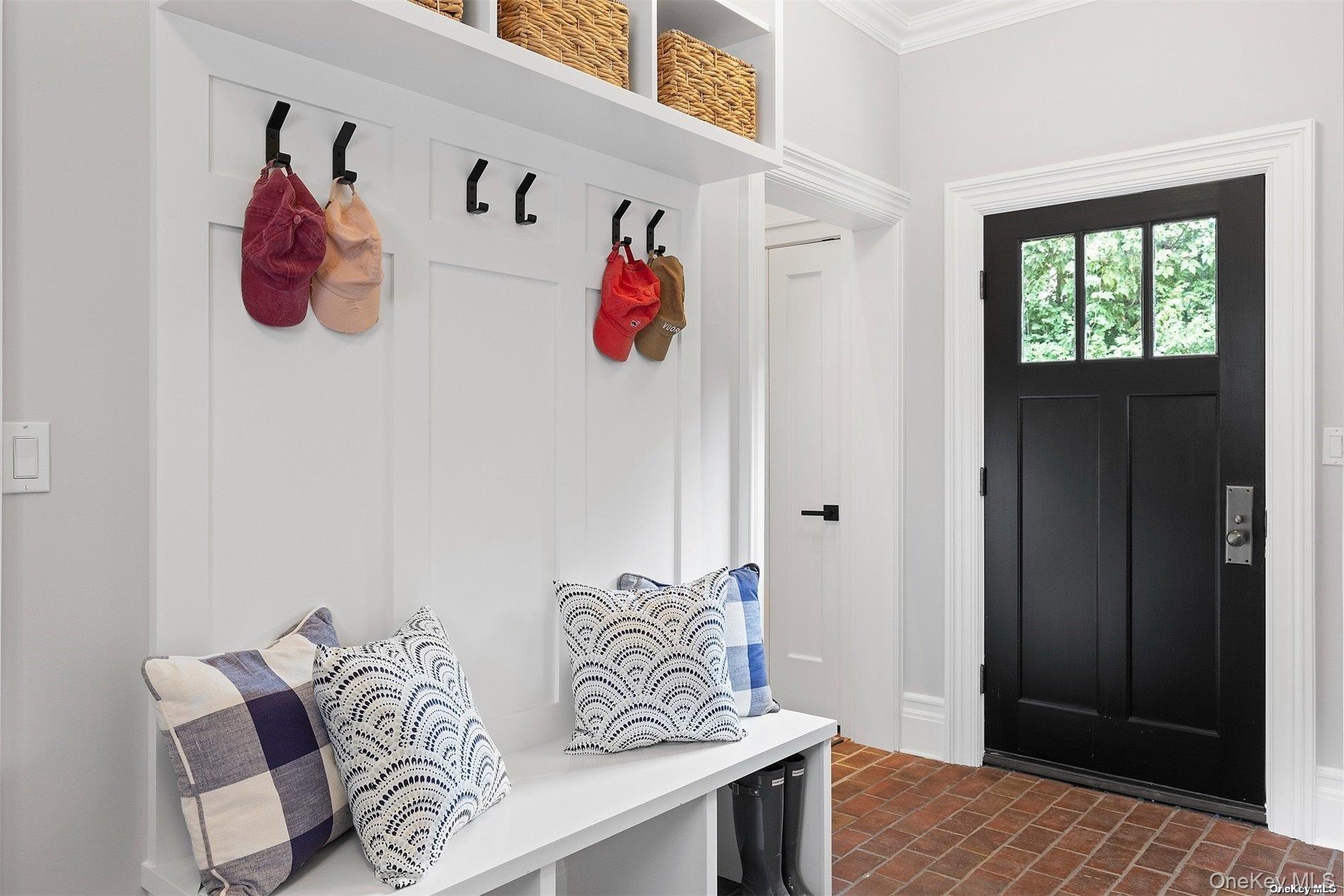 50 South Drive, Manhasset, NY 11030