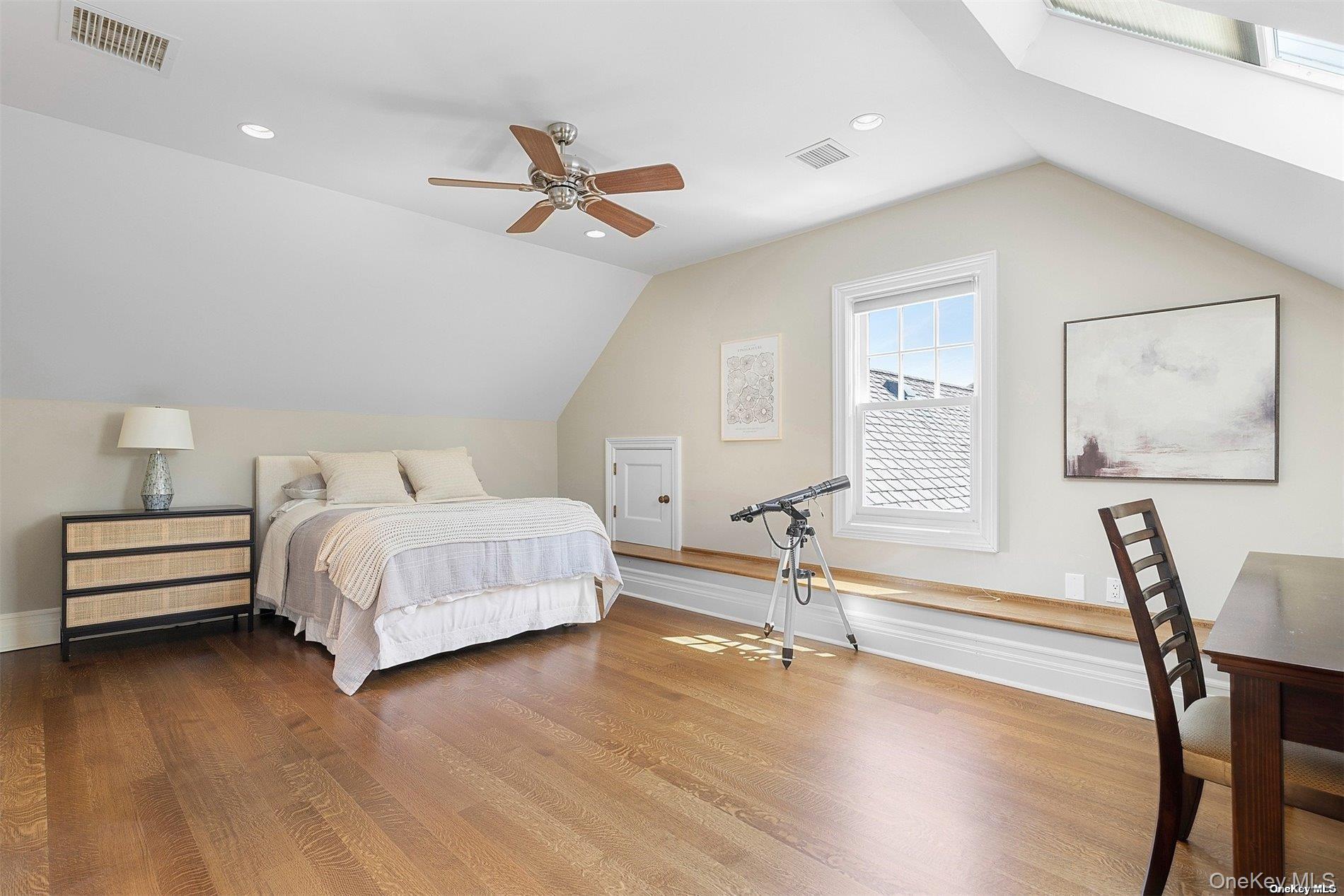 50 South Drive, Manhasset, NY 11030