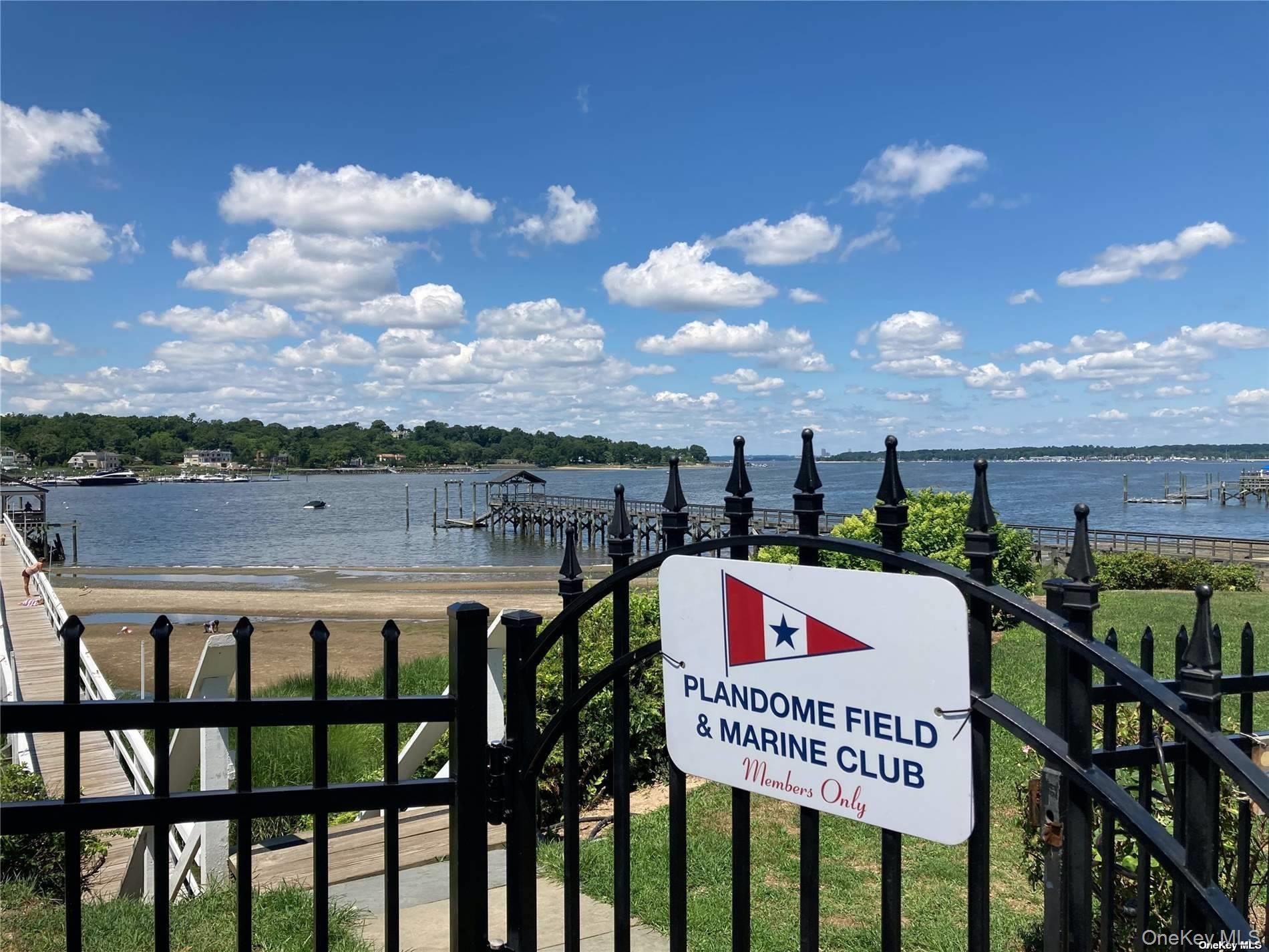 50 South Drive, Manhasset, NY 11030