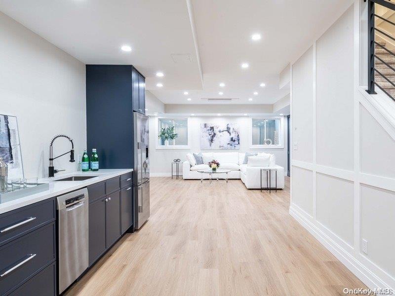 50 South Drive, Manhasset, NY 11030