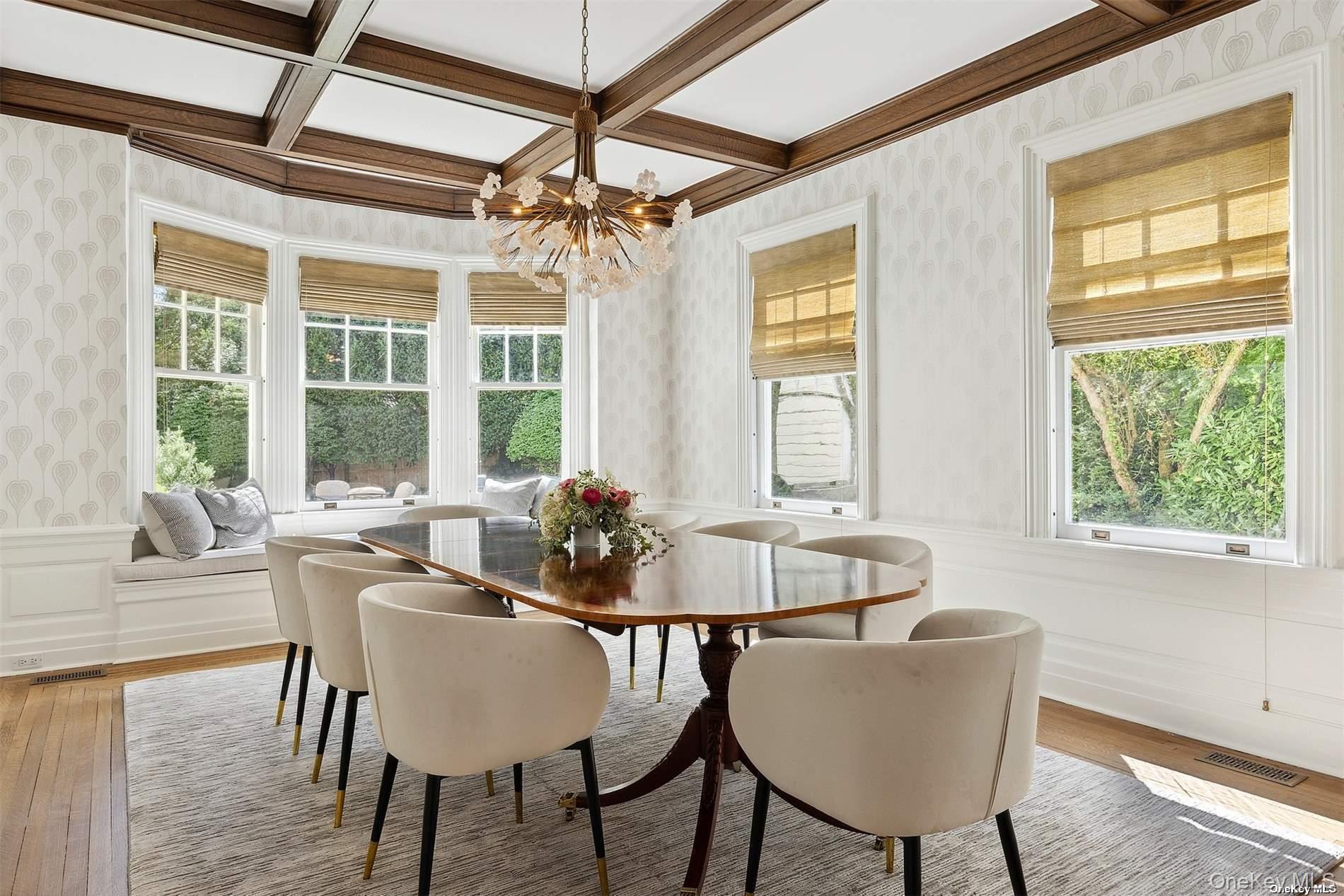 50 South Drive, Manhasset, NY 11030