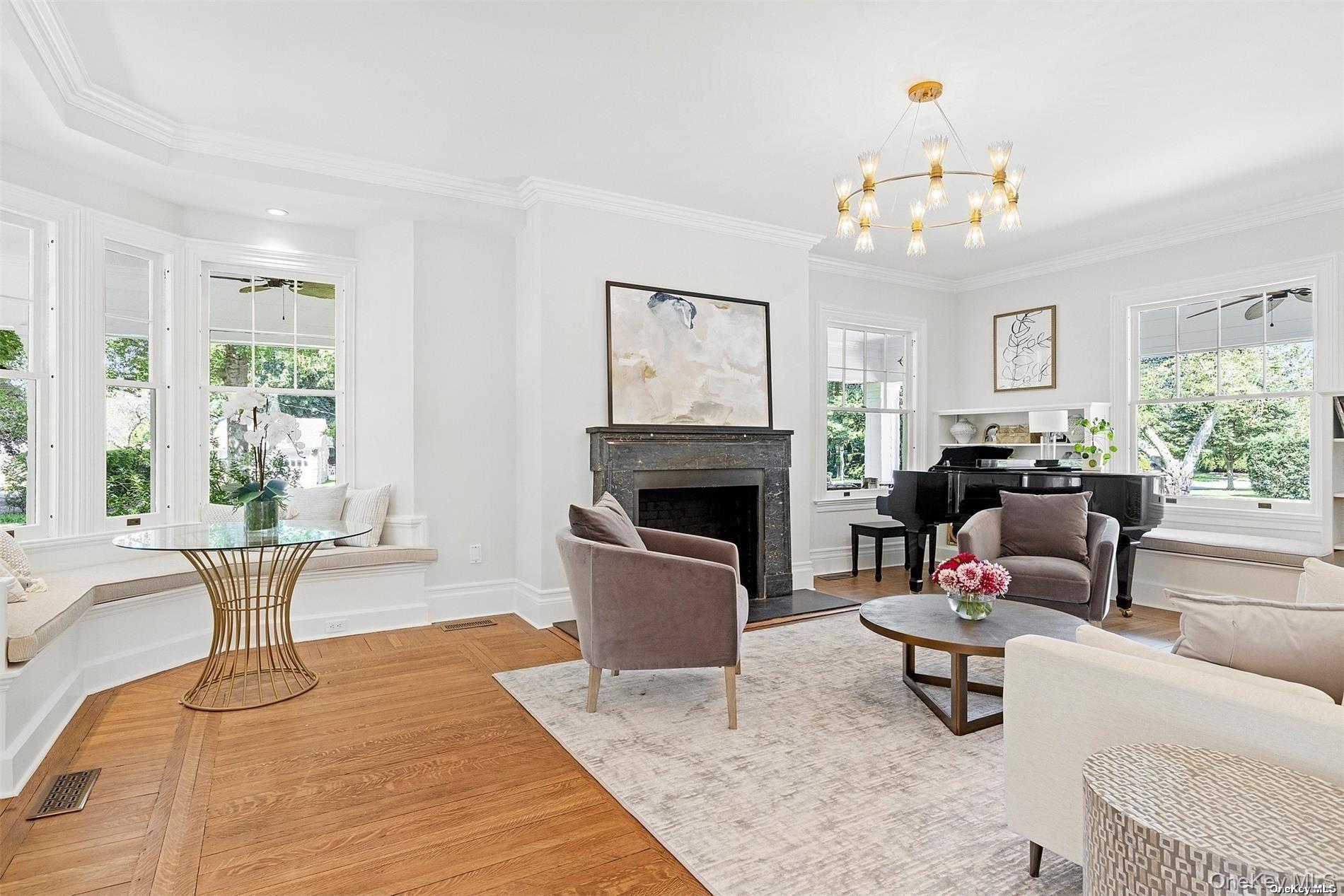 50 South Drive, Manhasset, NY 11030