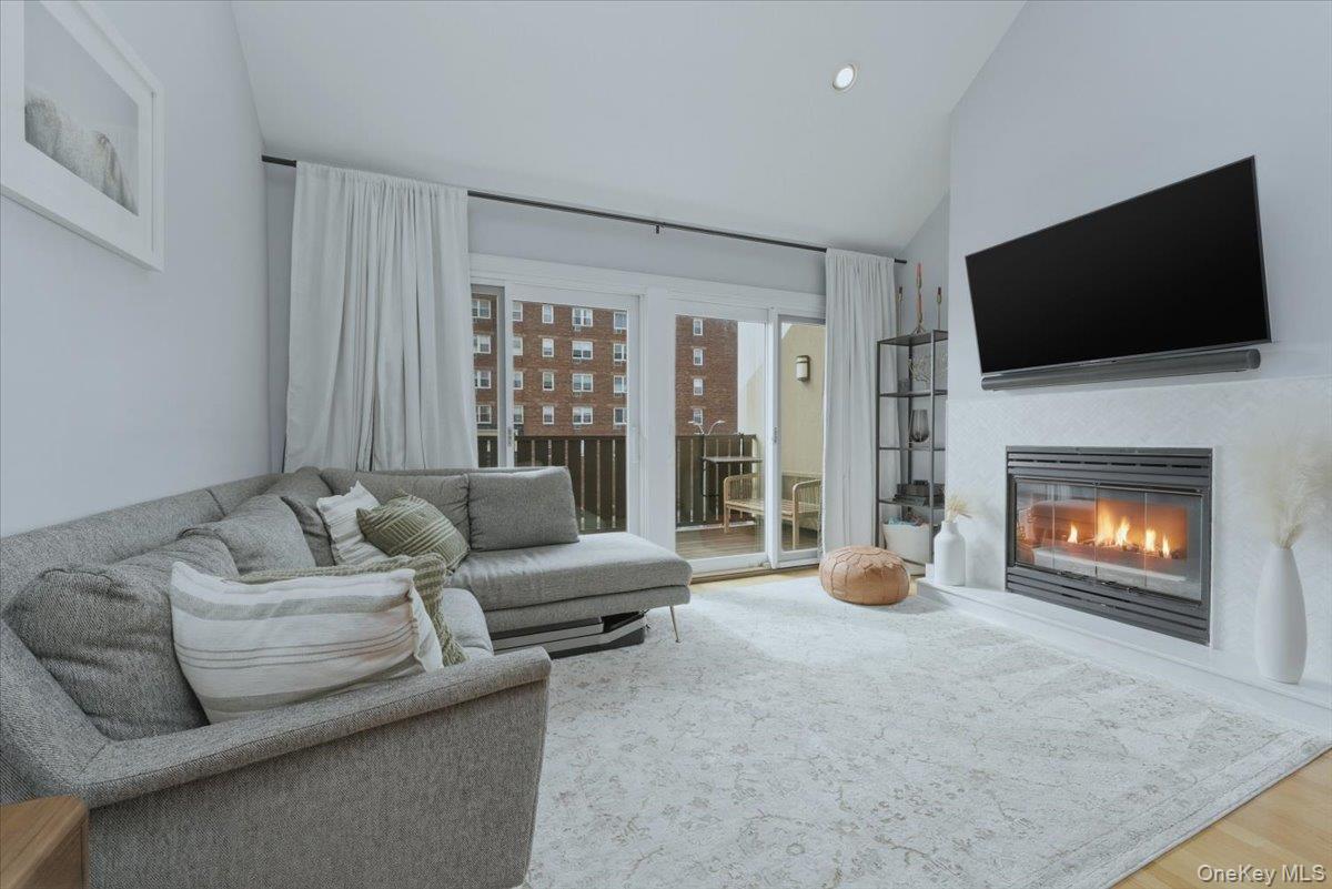 379 W Broadway # B, Long Beach, NY 11561