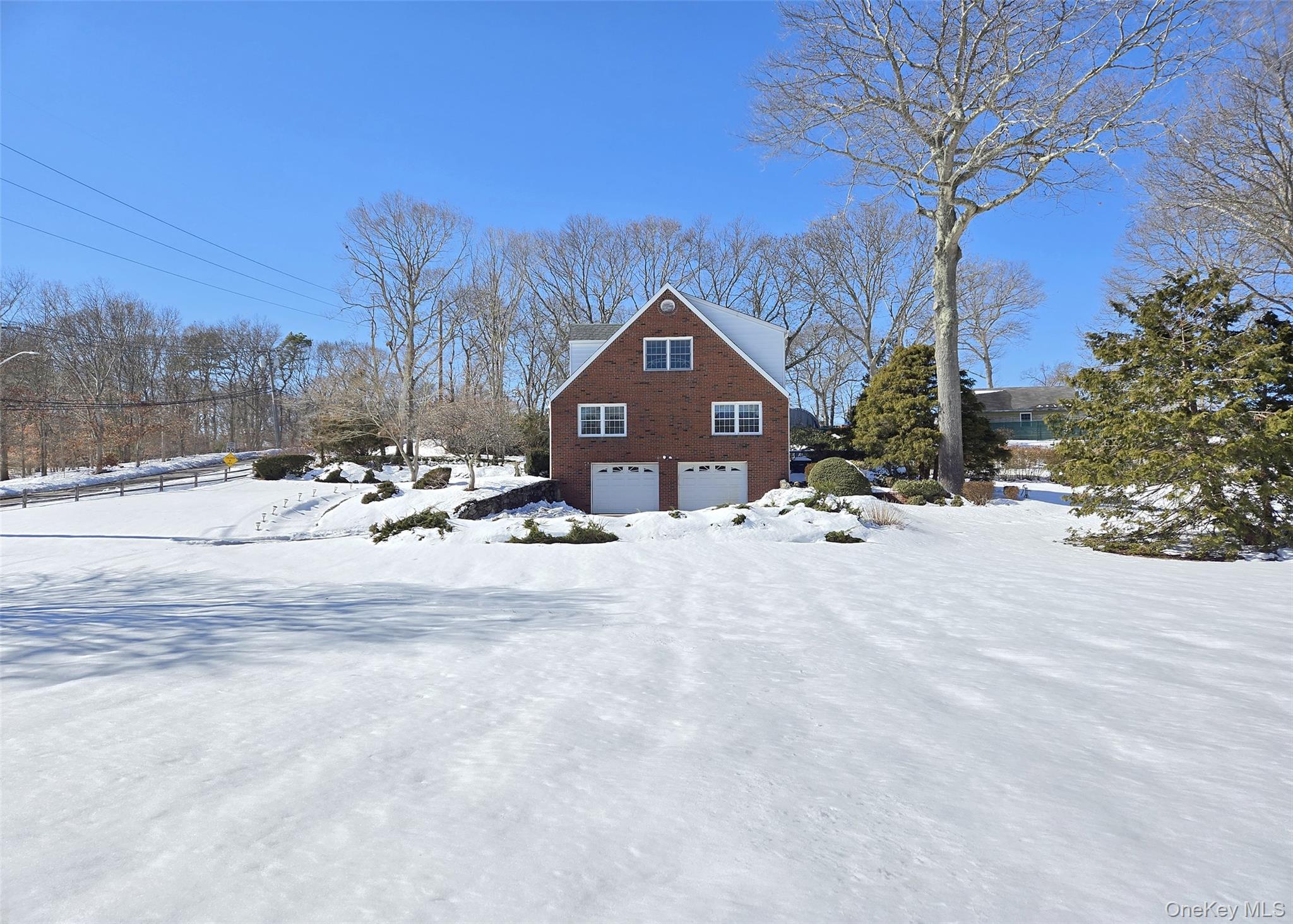 77 Jamaica Avenue, Holtsville, NY 11742