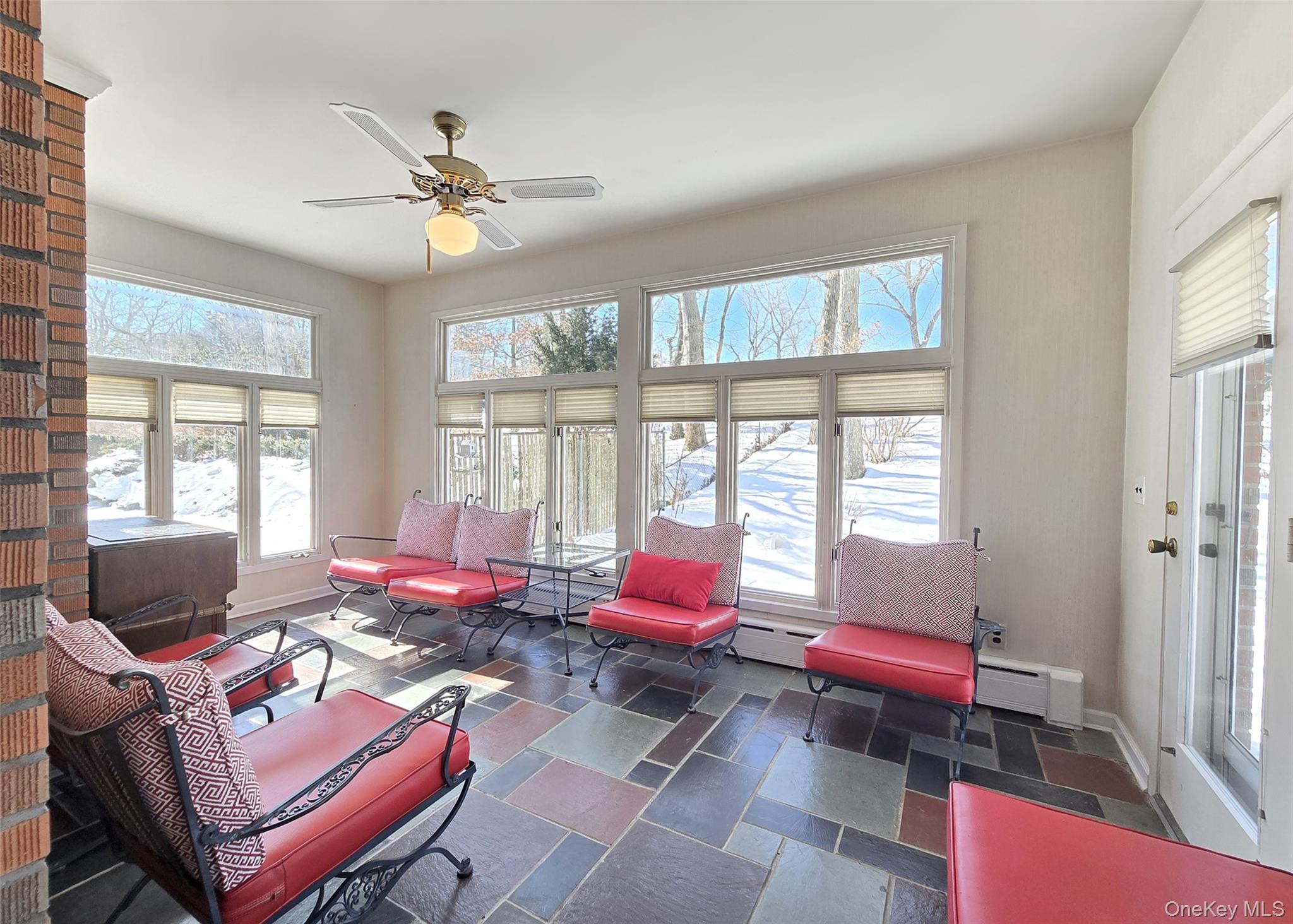 77 Jamaica Avenue, Holtsville, NY 11742