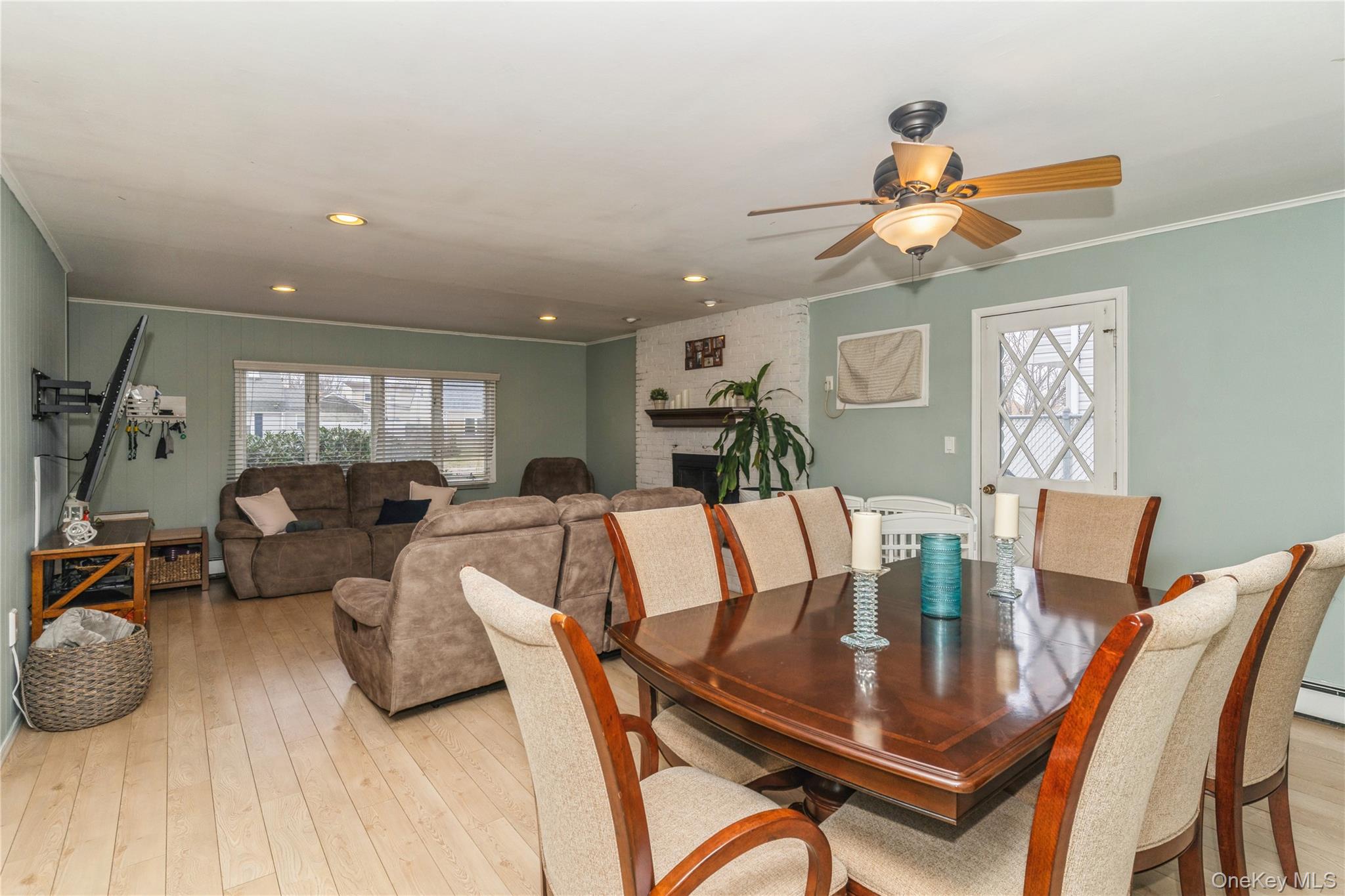 20 Peacock Lane, Levittown, NY 11756