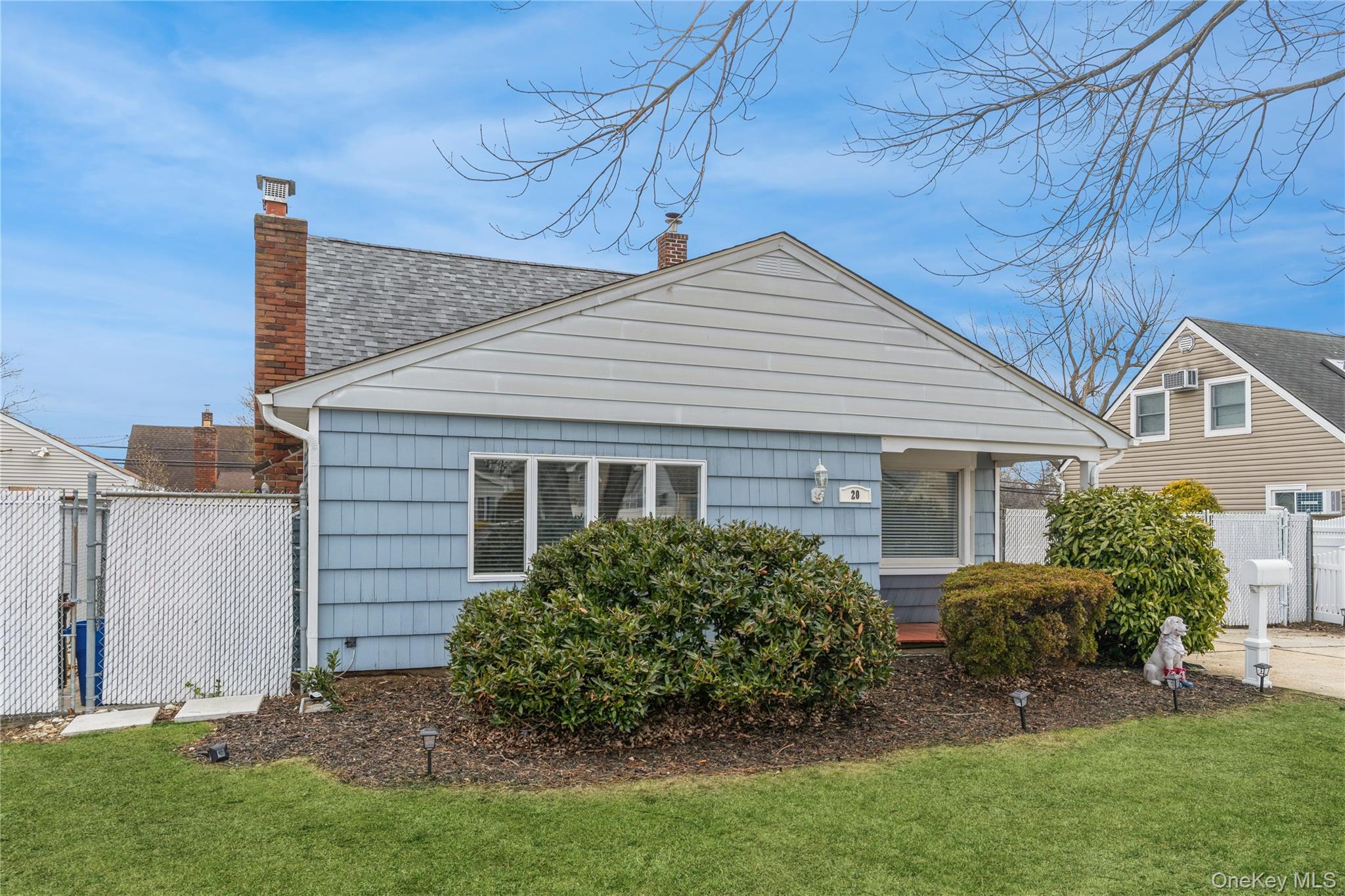 20 Peacock Lane, Levittown, NY 11756