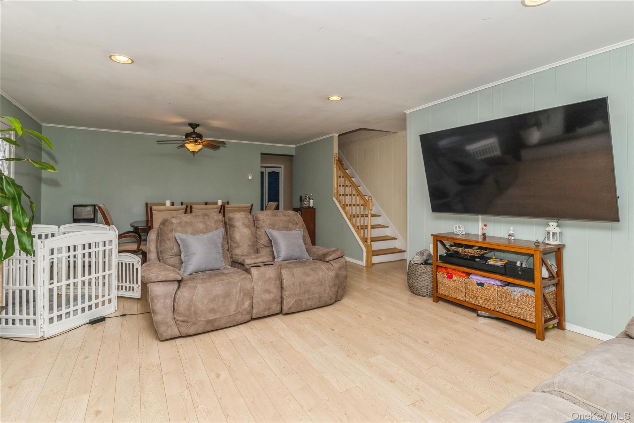 20 Peacock Lane, Levittown, NY 11756