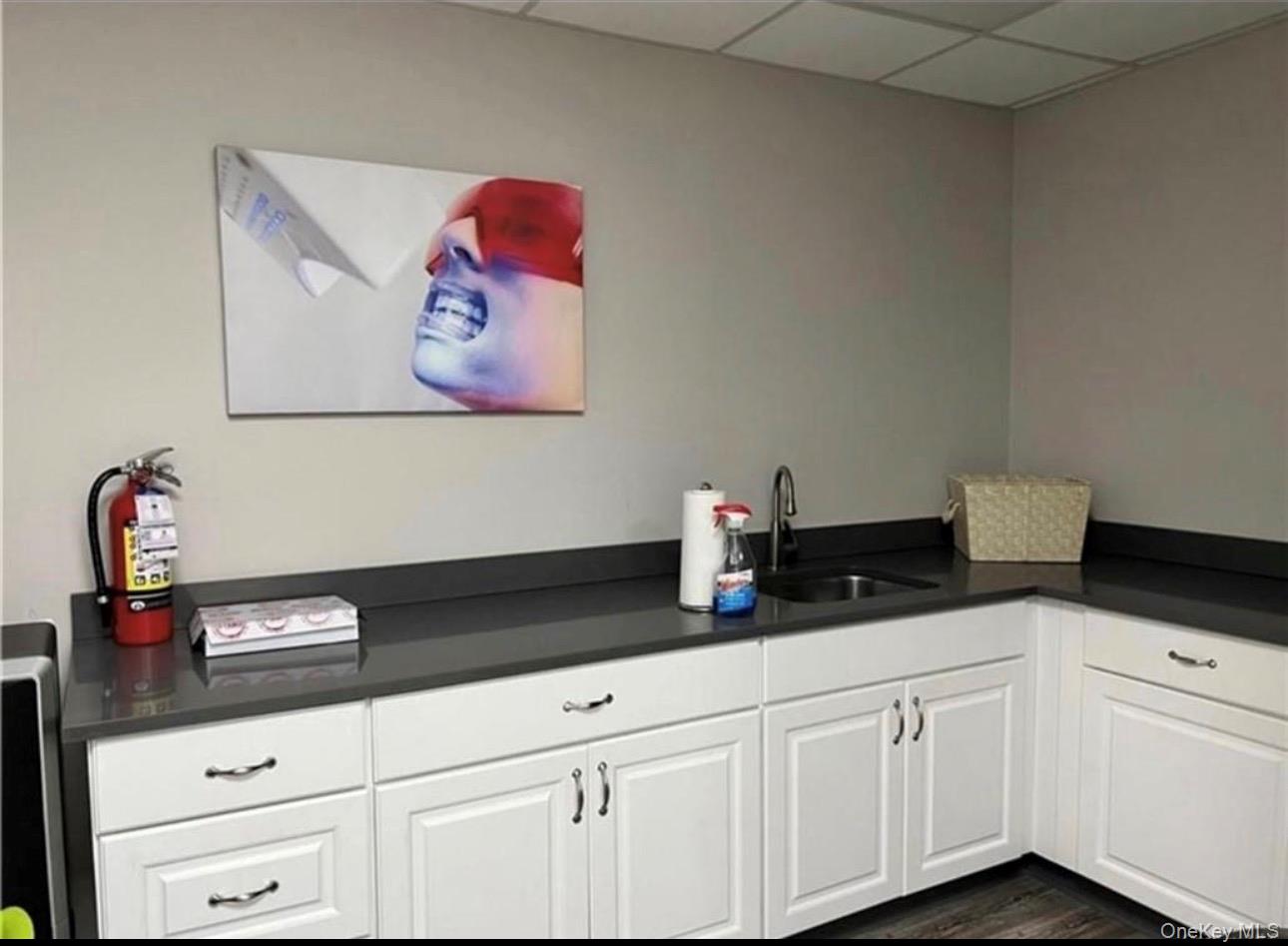 3843 E Tremont Avenue, Bronx, NY 10465