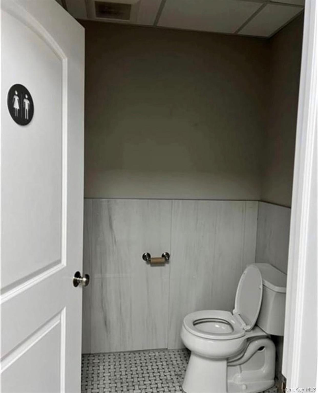 3843 E Tremont Avenue, Bronx, NY 10465