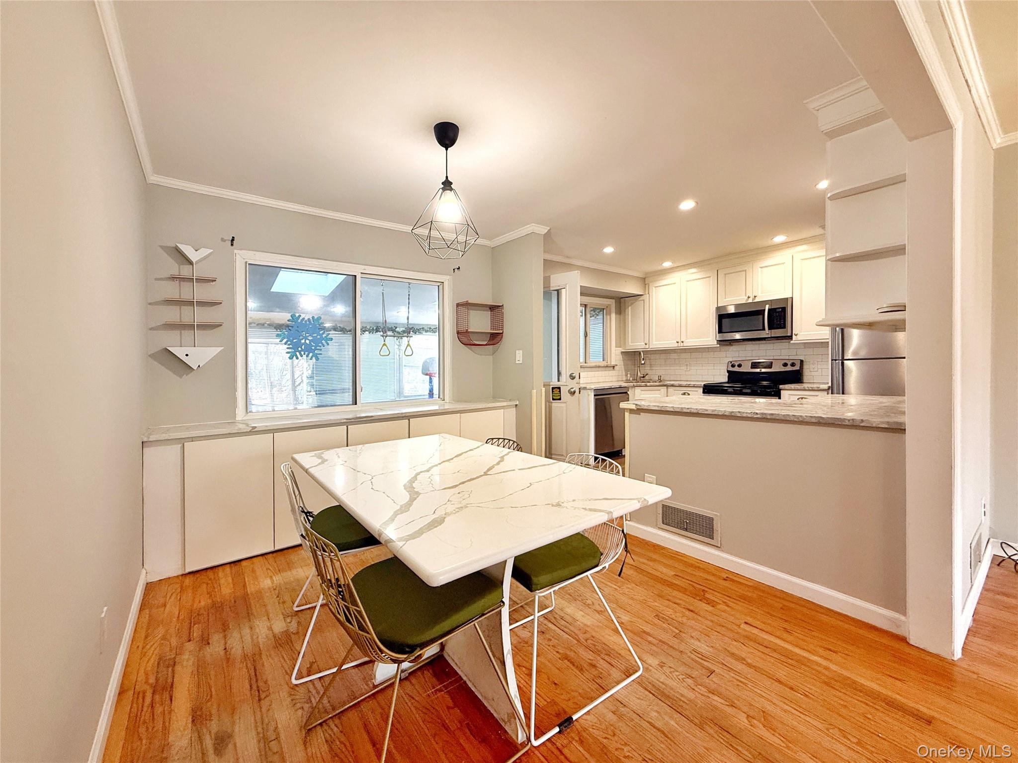 14 Willets Drive, Syosset, NY 11791