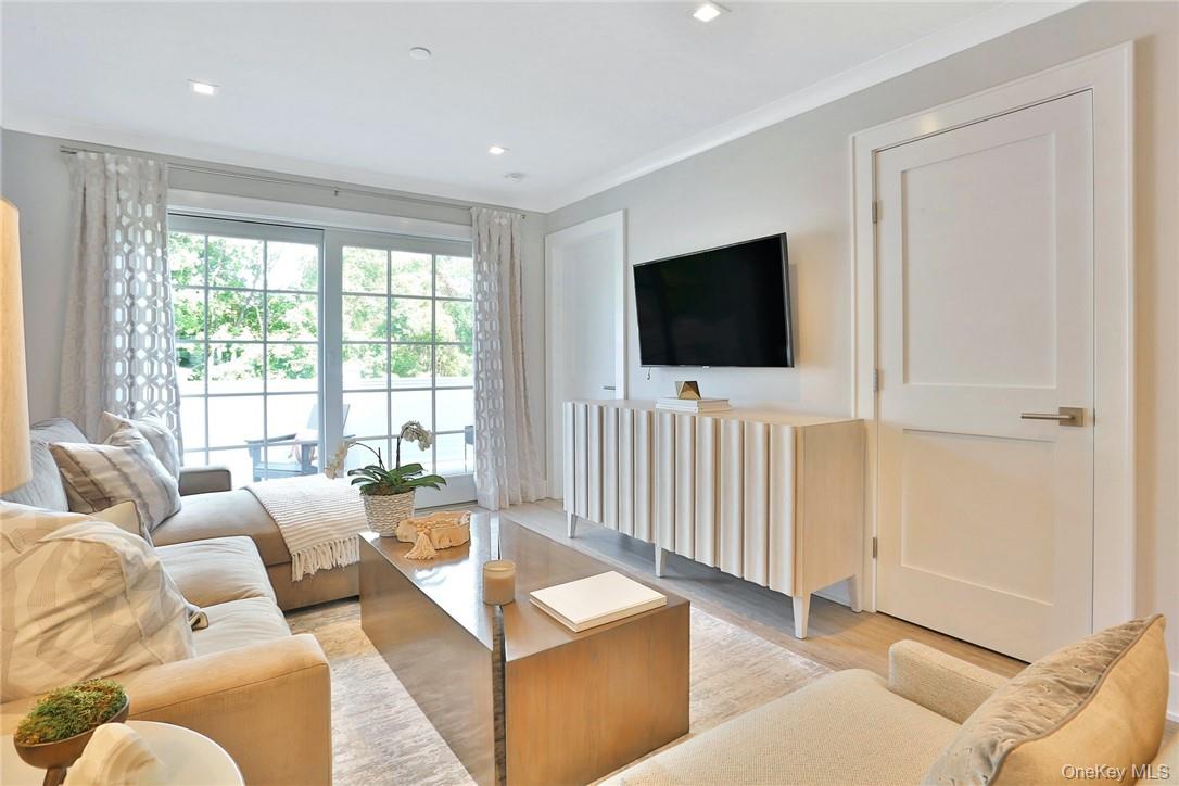 470 Main Street # 11, Armonk, NY 10504