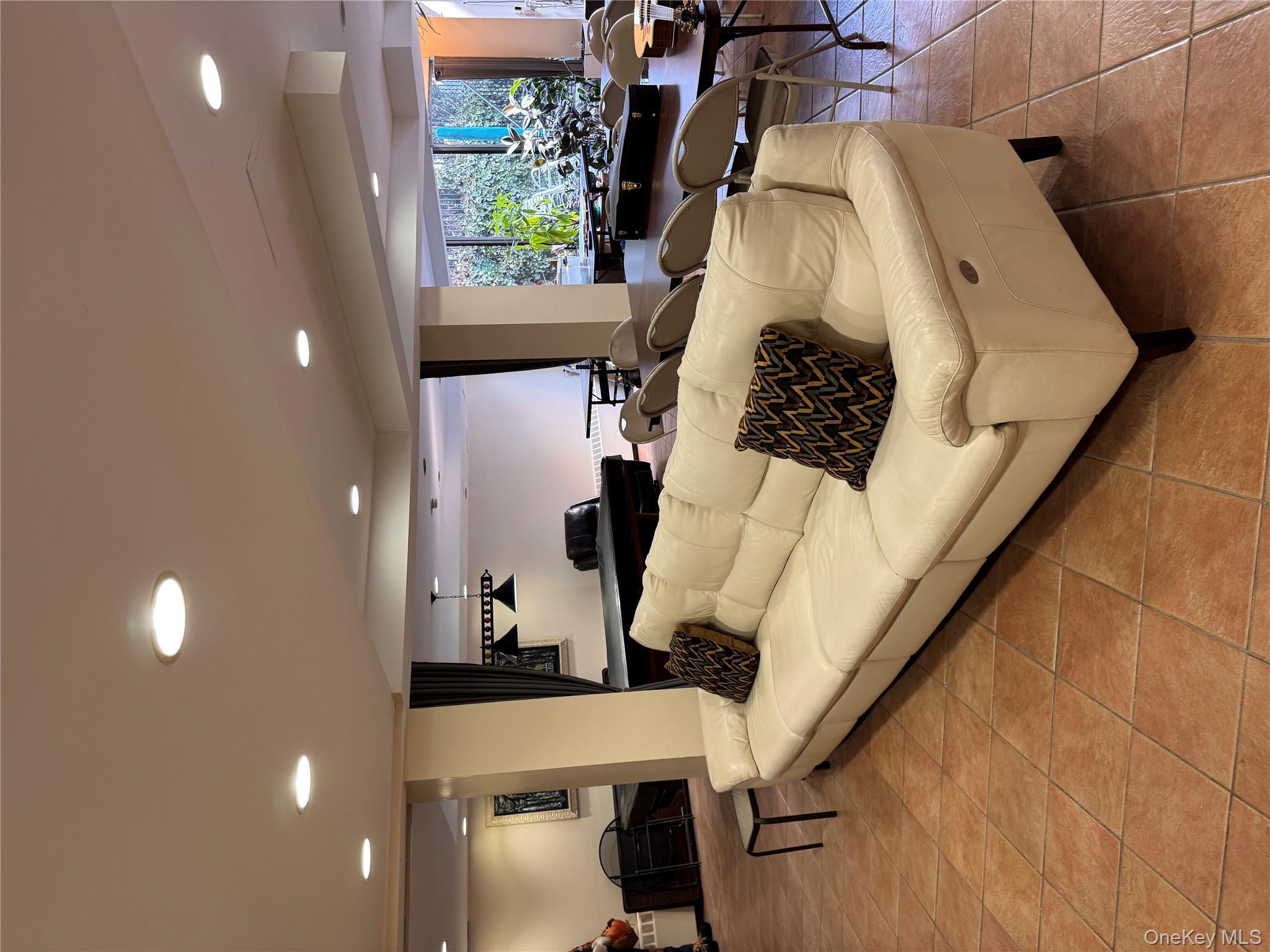 1874 Pelham Parkway S # 3B, Bronx, NY 10461