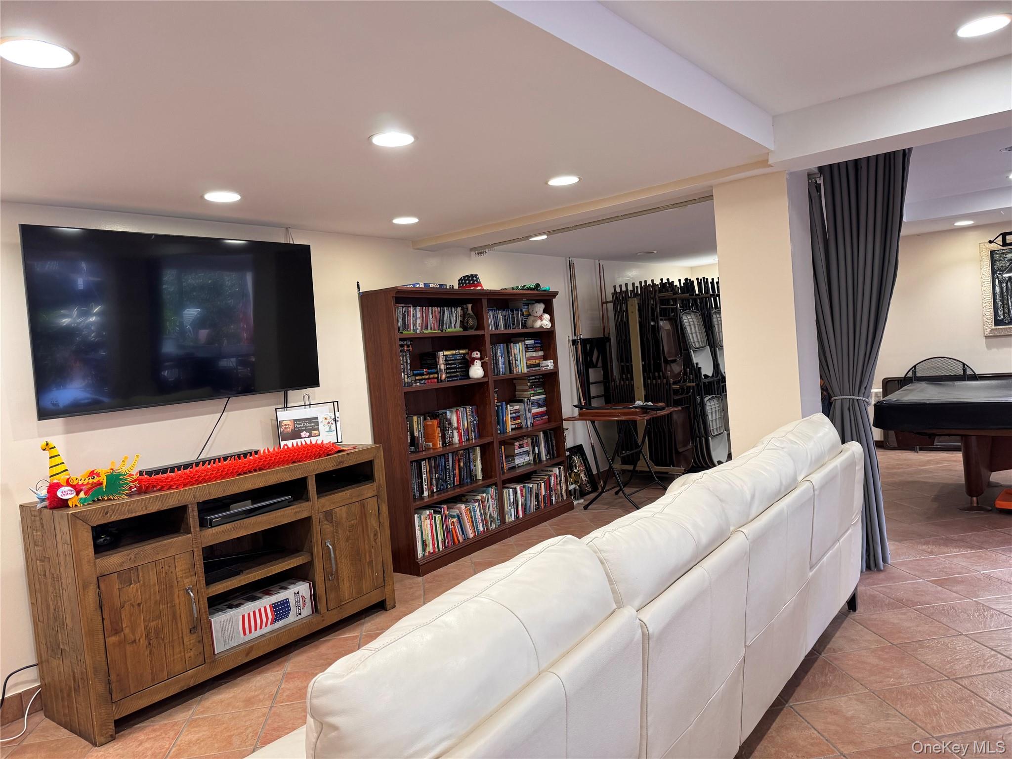 1874 Pelham Parkway S # 3B, Bronx, NY 10461