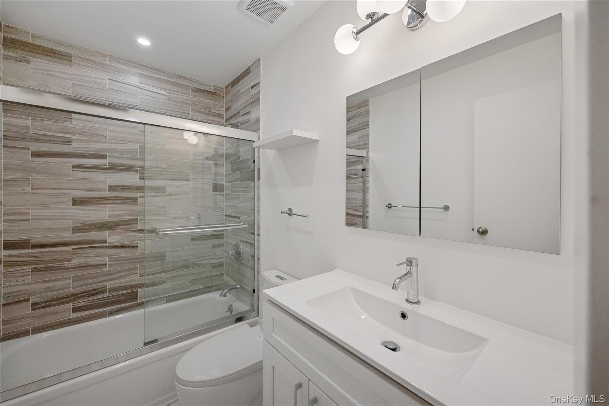 70 Pheasant Run, Roslyn, NY 11576