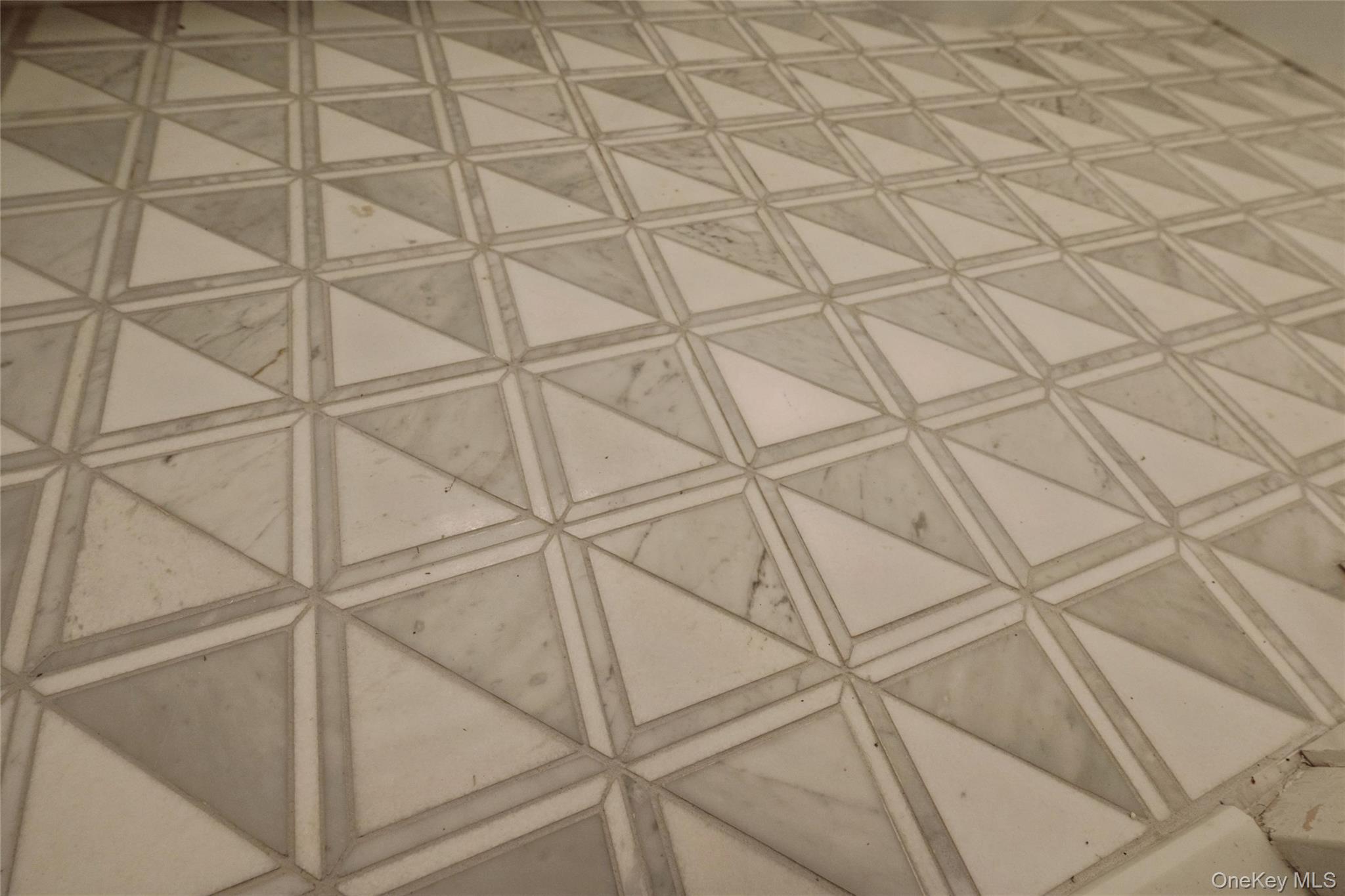 70 Pheasant Run, Roslyn, NY 11576