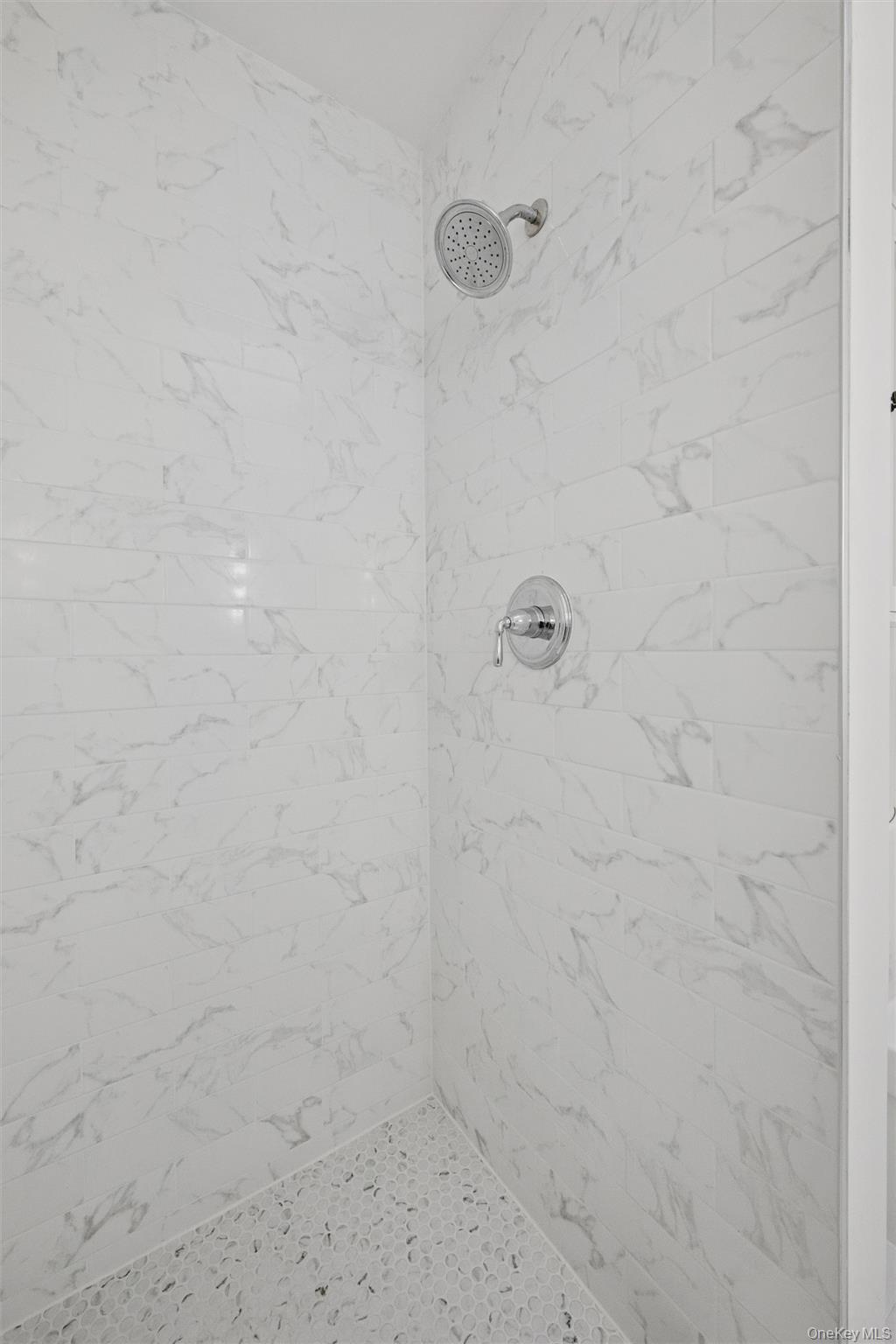 70 Pheasant Run, Roslyn, NY 11576