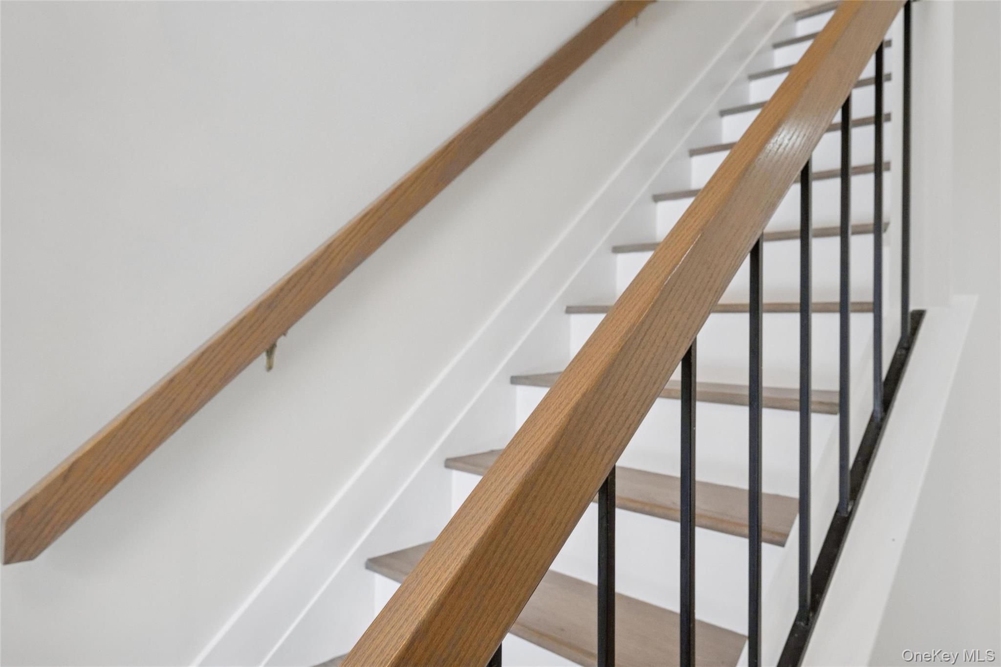 70 Pheasant Run, Roslyn, NY 11576