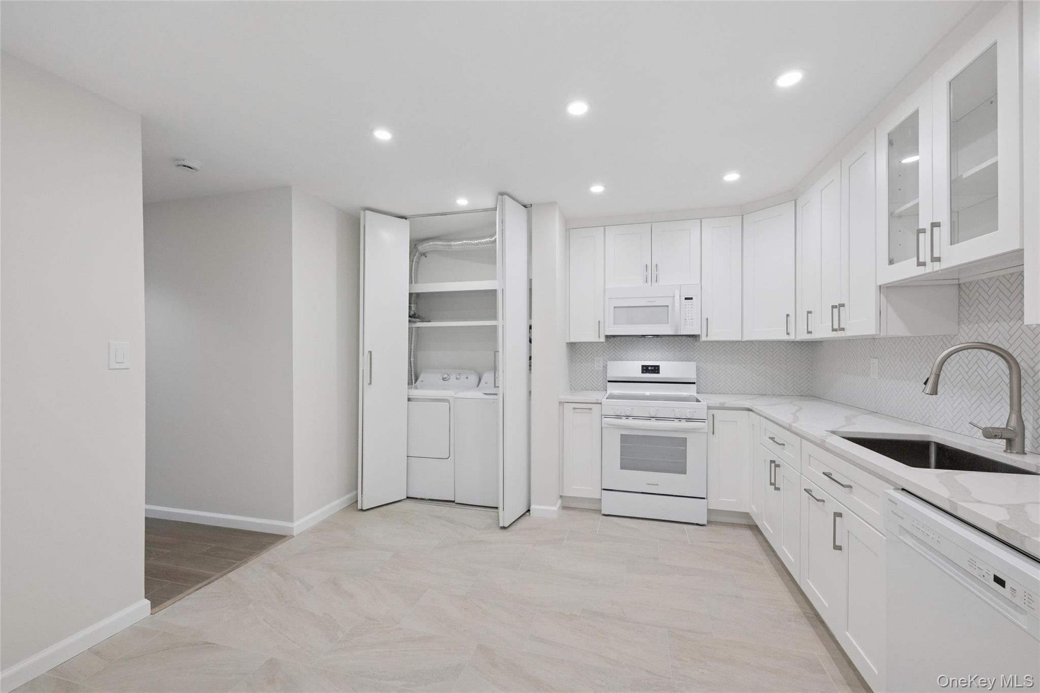 70 Pheasant Run, Roslyn, NY 11576