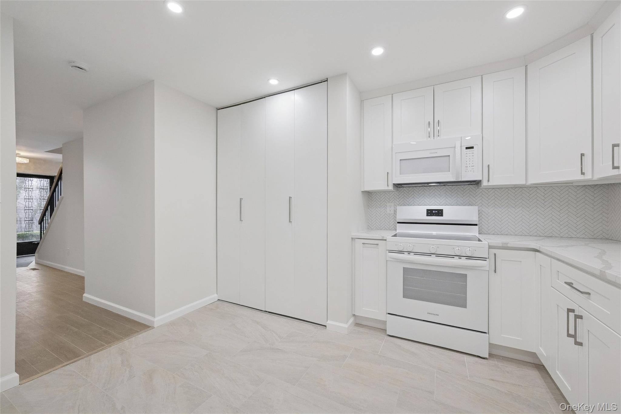 70 Pheasant Run, Roslyn, NY 11576