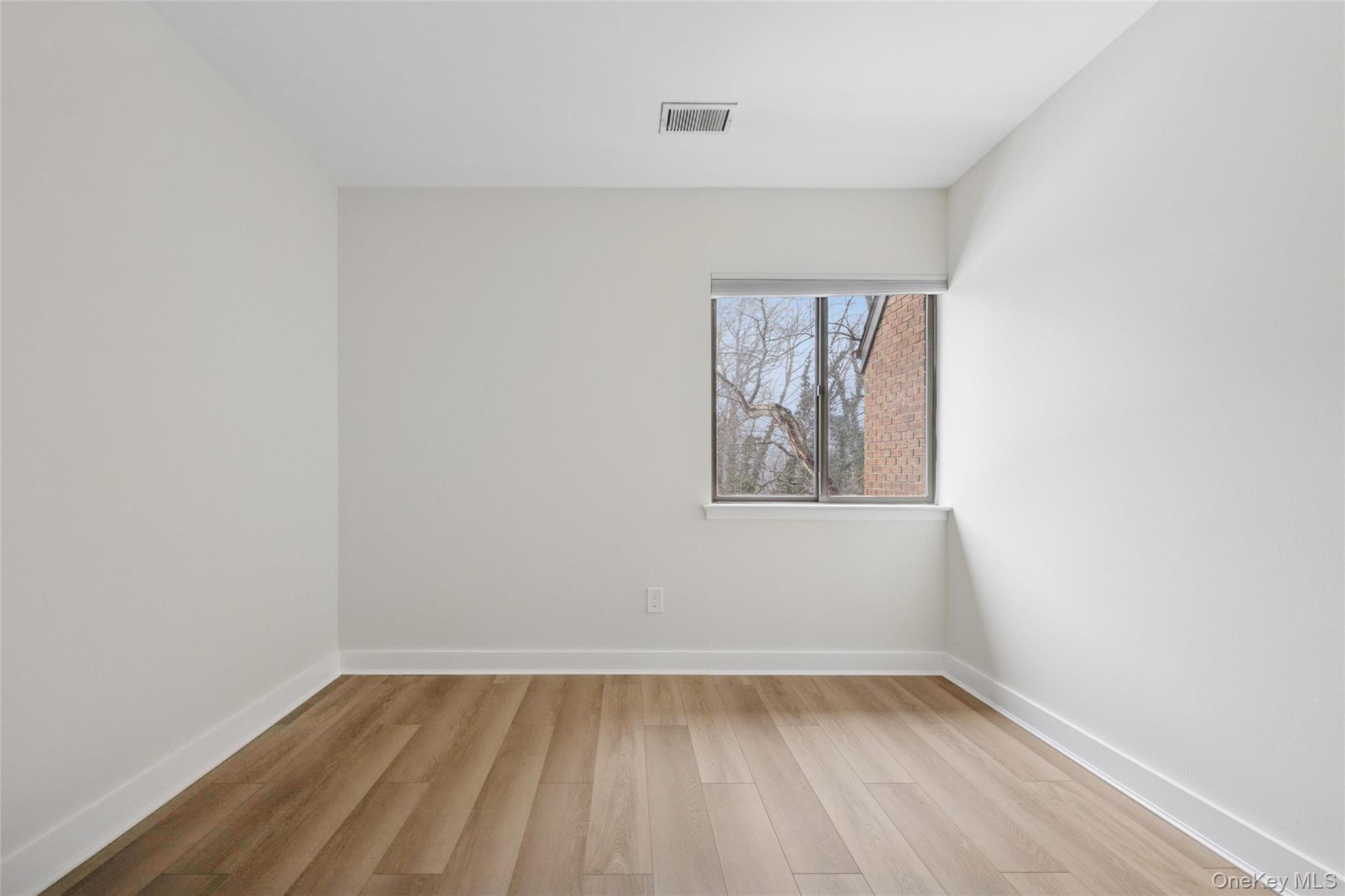 70 Pheasant Run, Roslyn, NY 11576