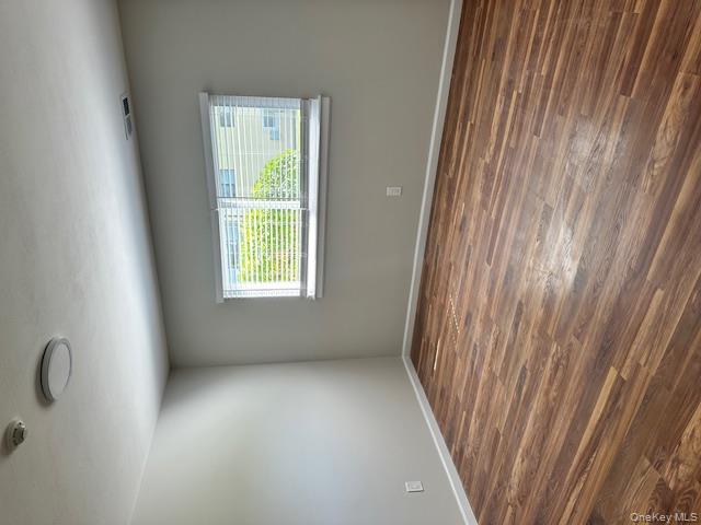 5 Pointe Circle S # 5, Coram, NY 11727