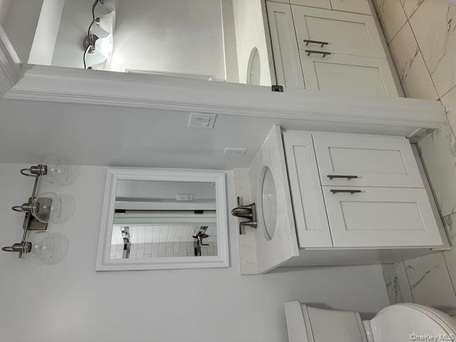 5 Pointe Circle S # 5, Coram, NY 11727