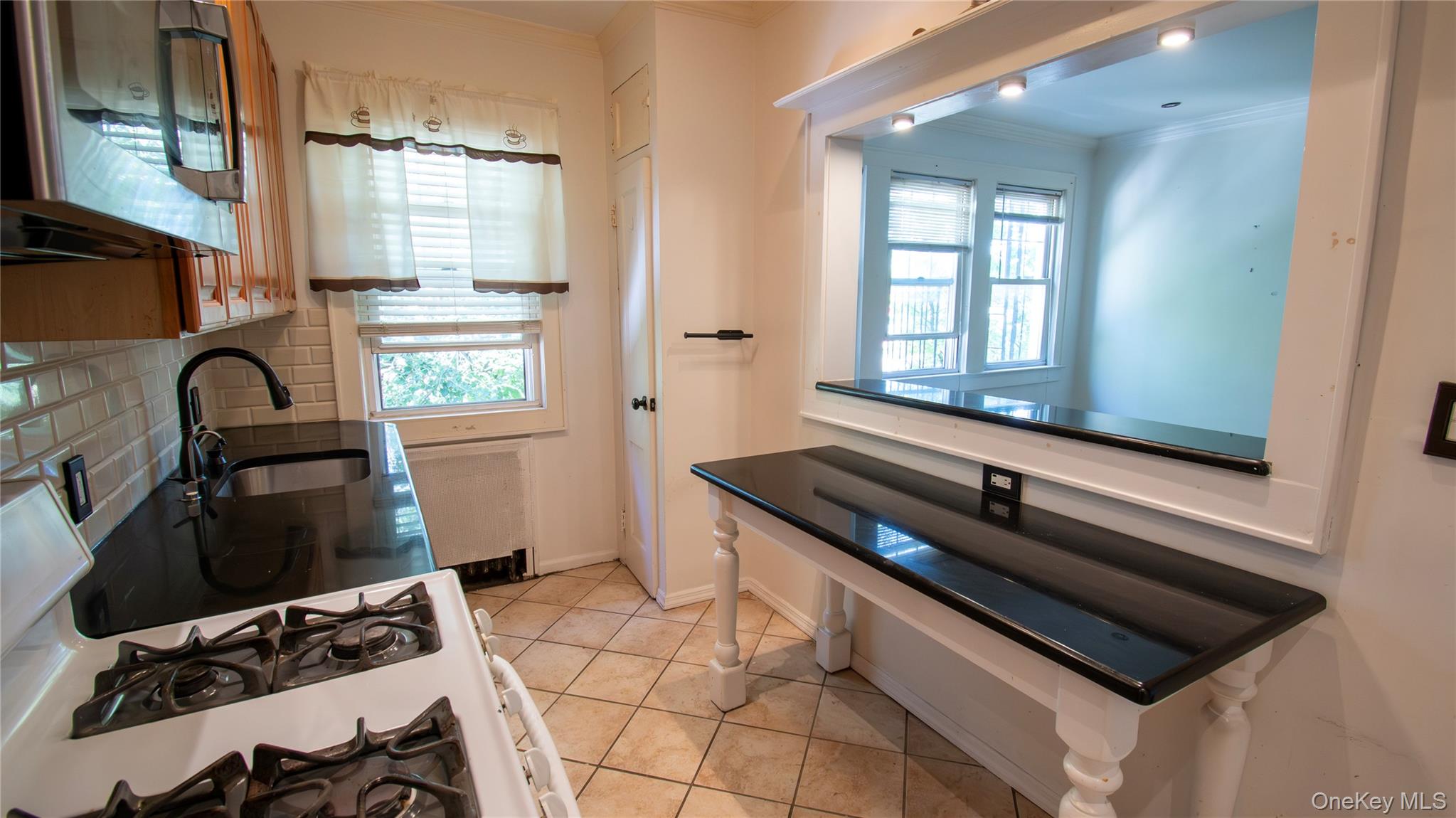 840 Seaman Avenue E # 2W, Baldwin, NY 11510