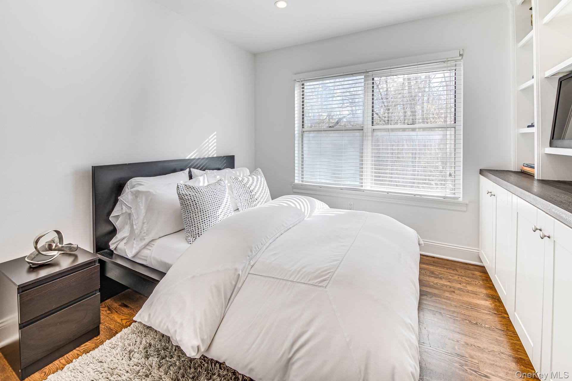 200 Woodbine Drive, Springs, NY 11937