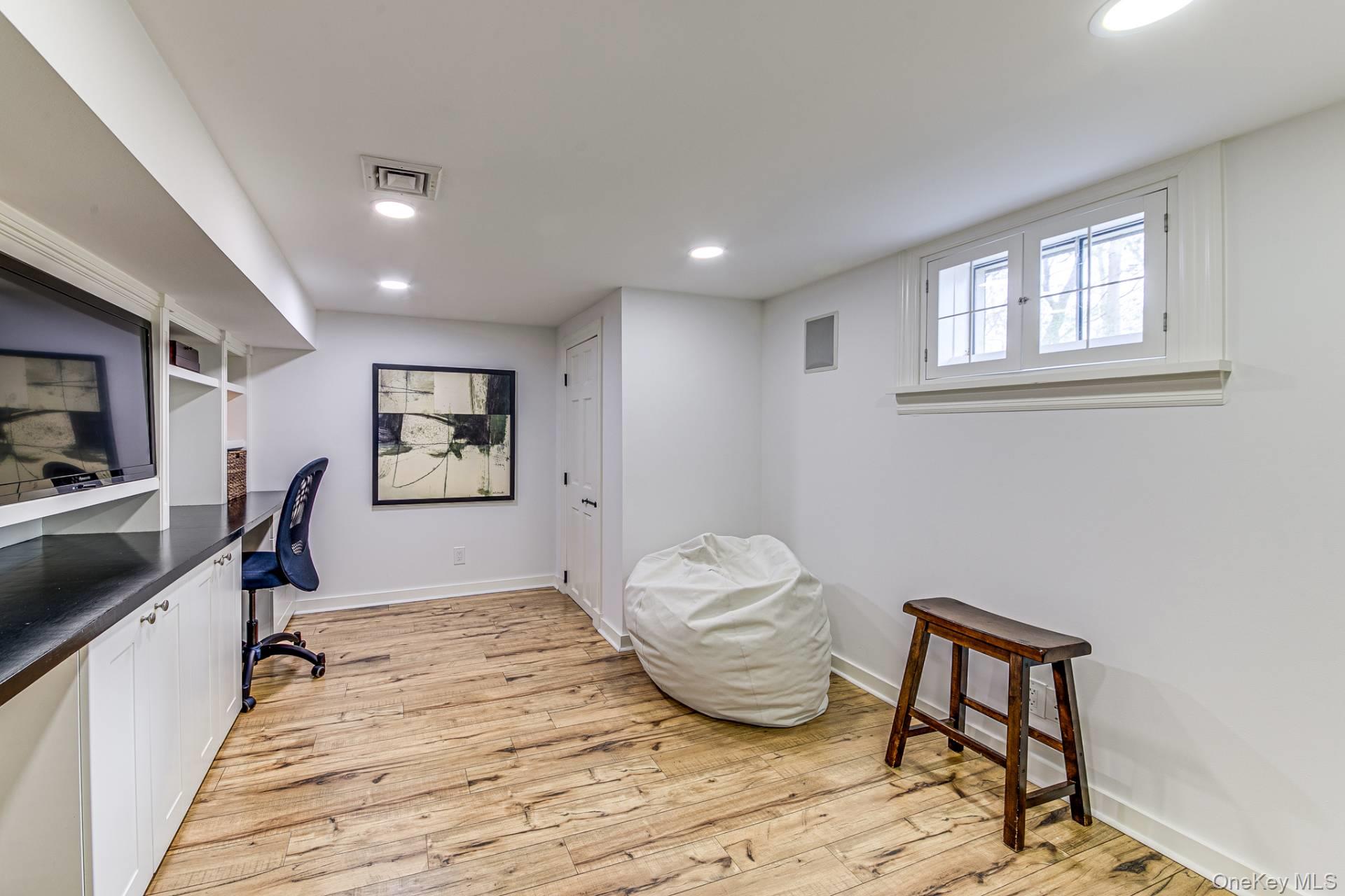 200 Woodbine Drive, Springs, NY 11937