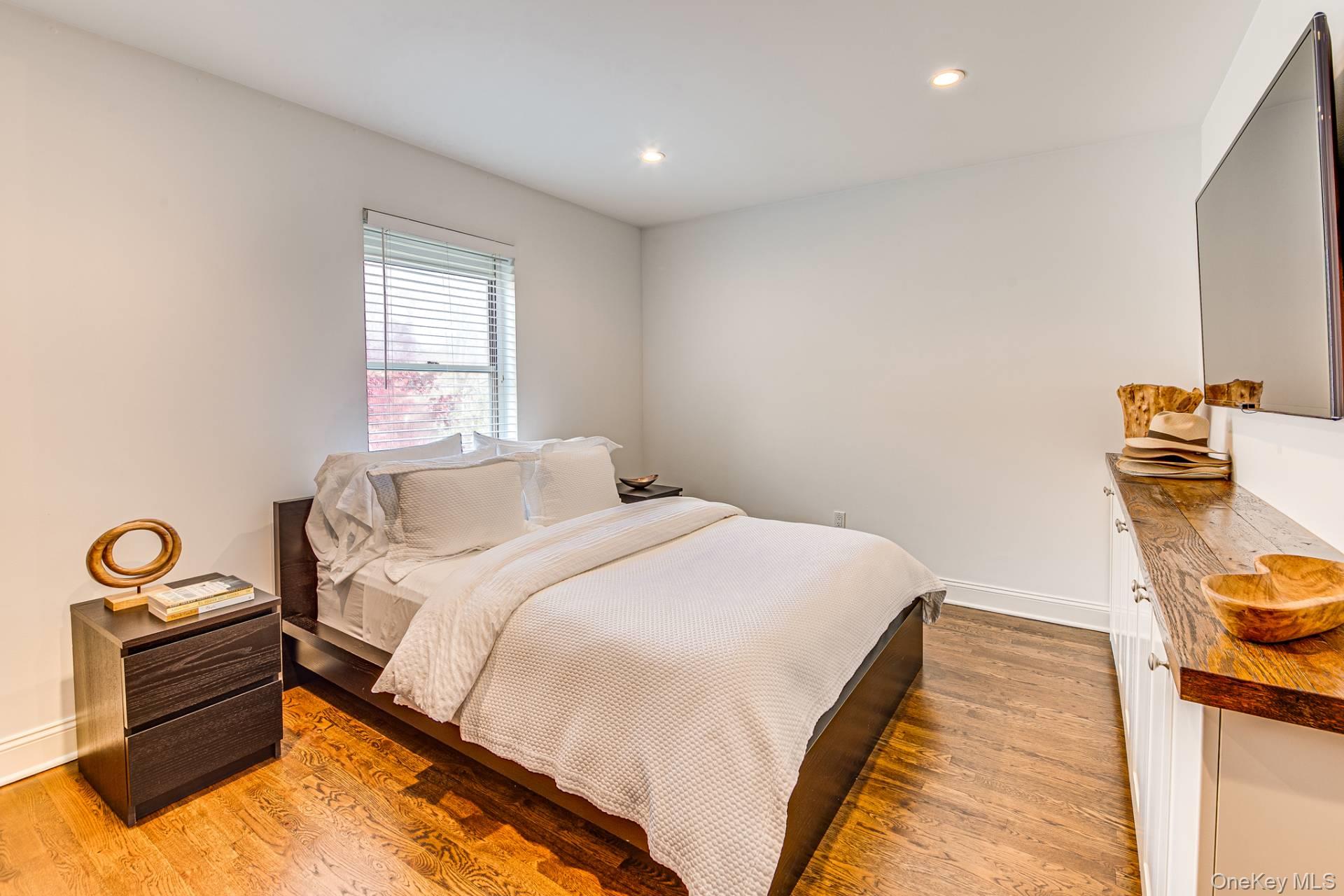 200 Woodbine Drive, Springs, NY 11937