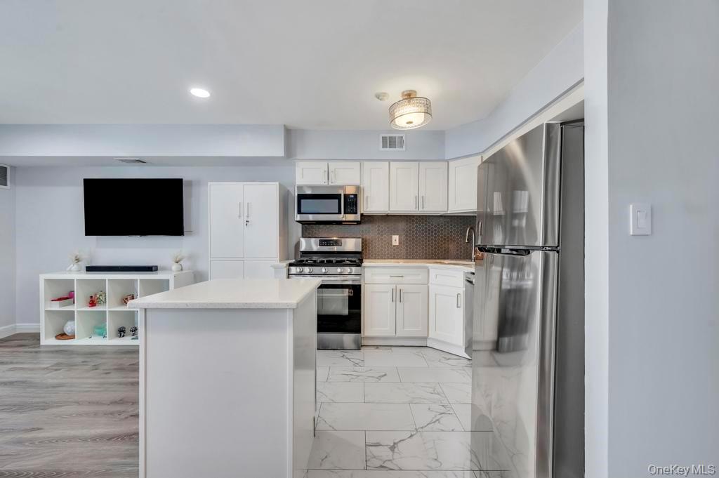 348 Artist Lake Drive, Middle Island, NY 11953