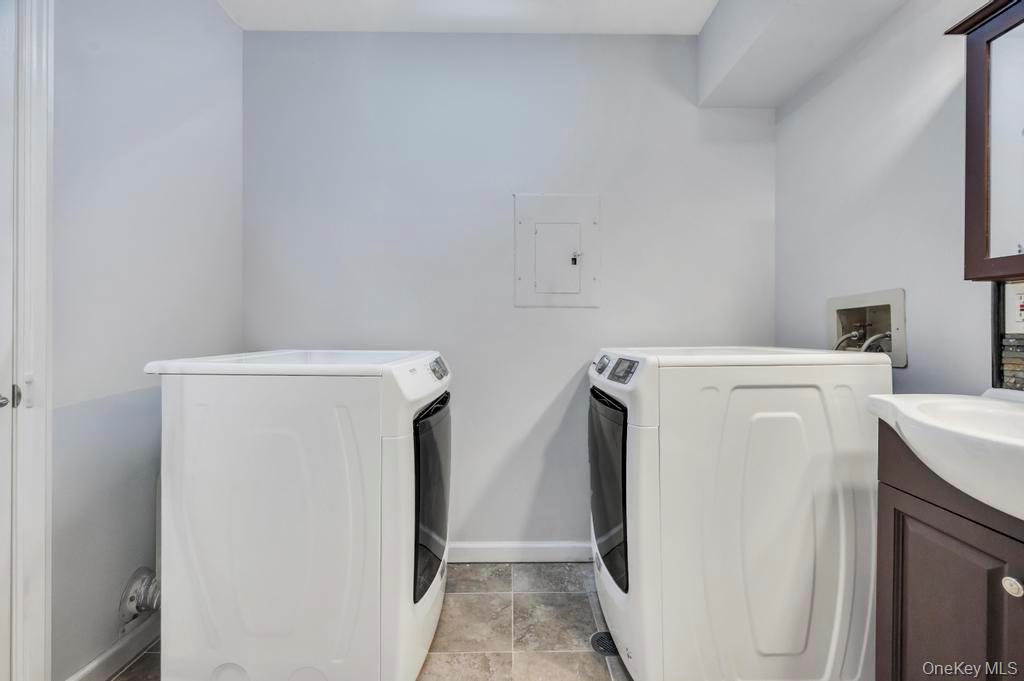 348 Artist Lake Drive, Middle Island, NY 11953