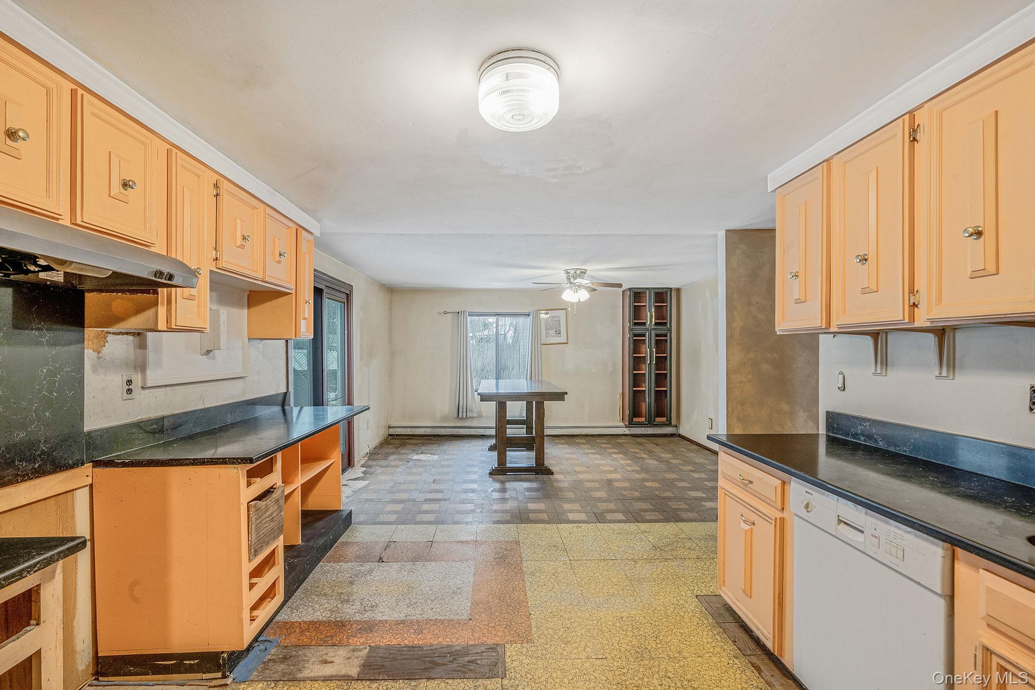 22 Meyer Lane, Medford, NY 11763