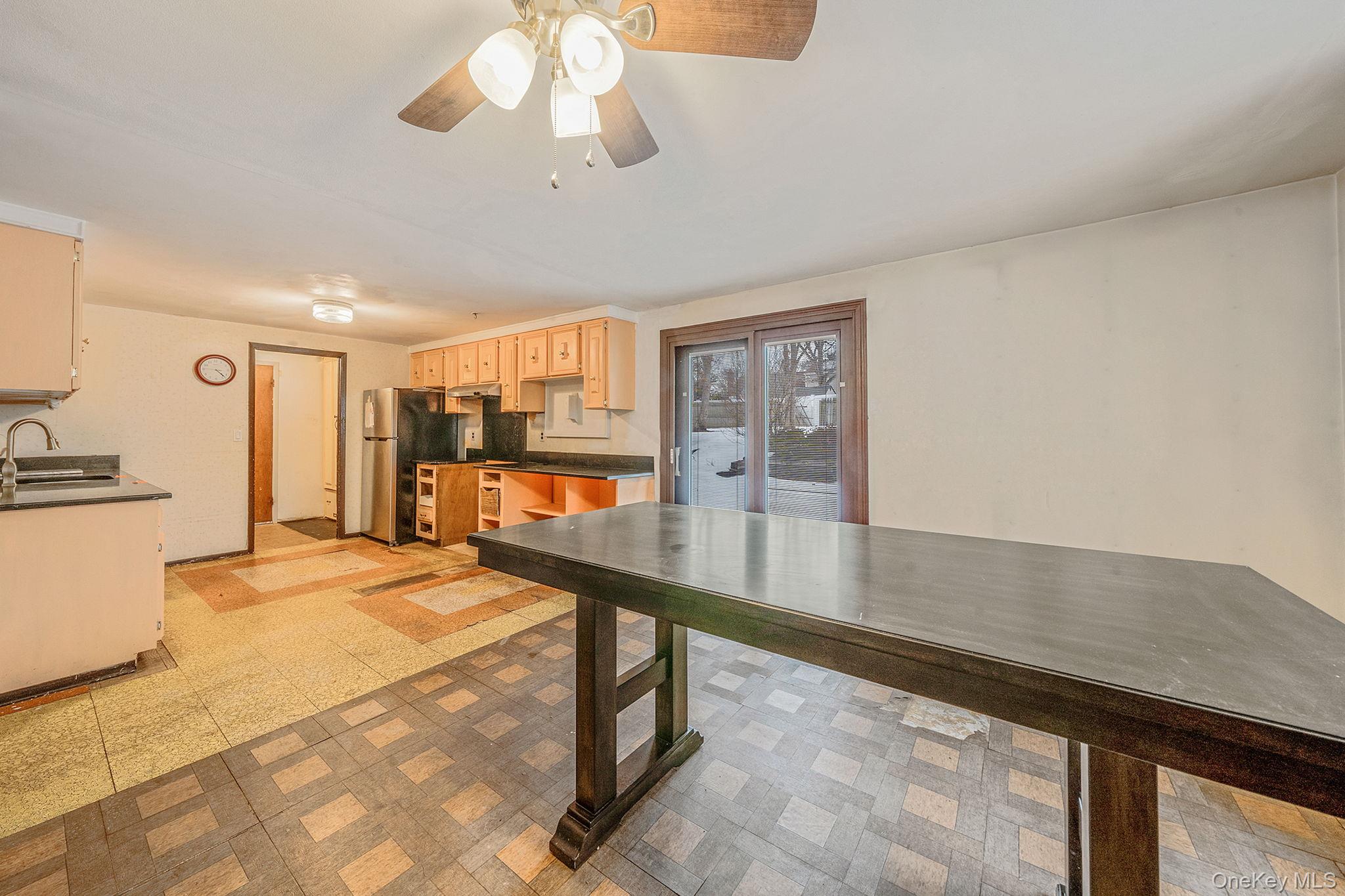 22 Meyer Lane, Medford, NY 11763