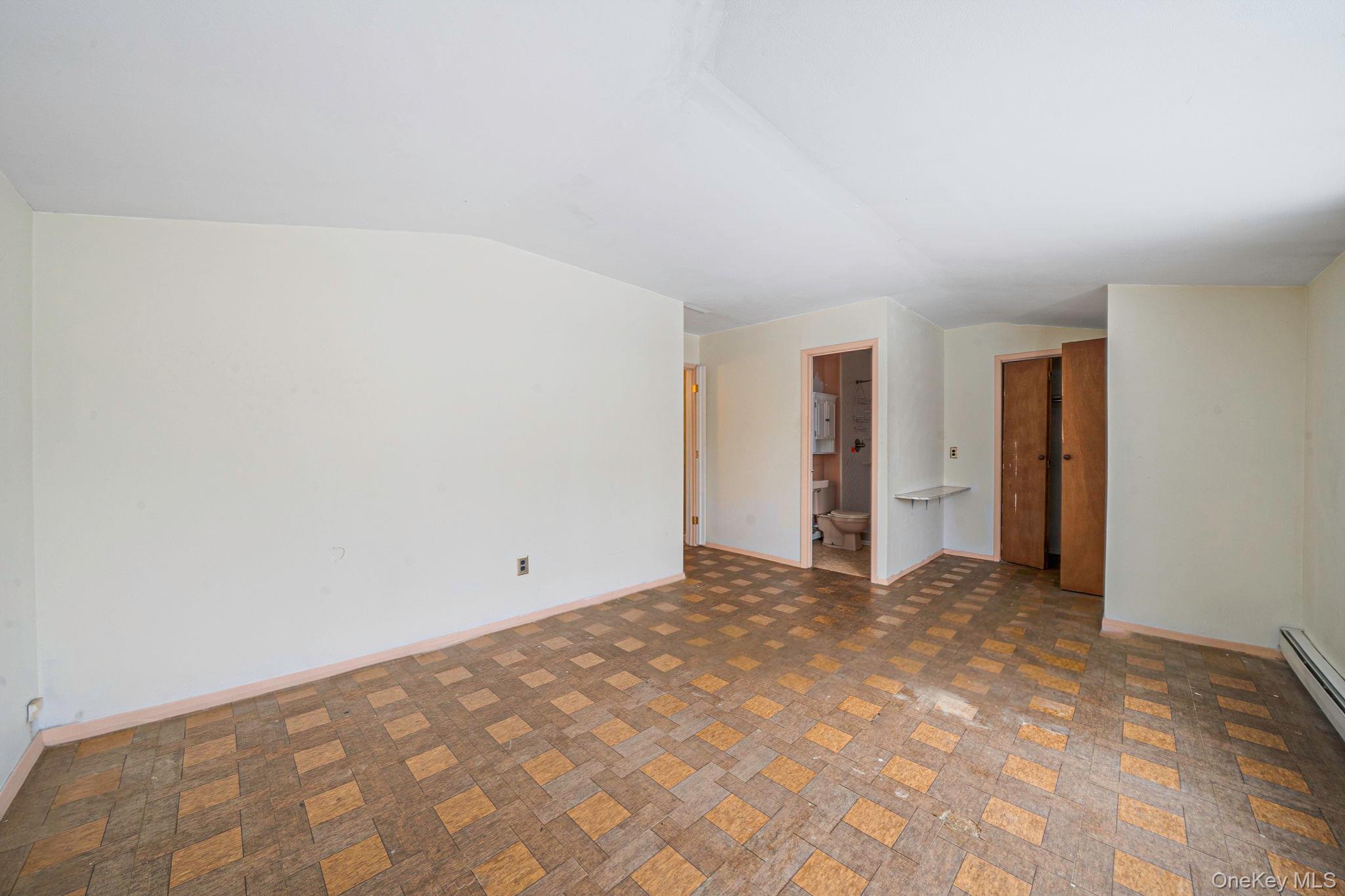 22 Meyer Lane, Medford, NY 11763