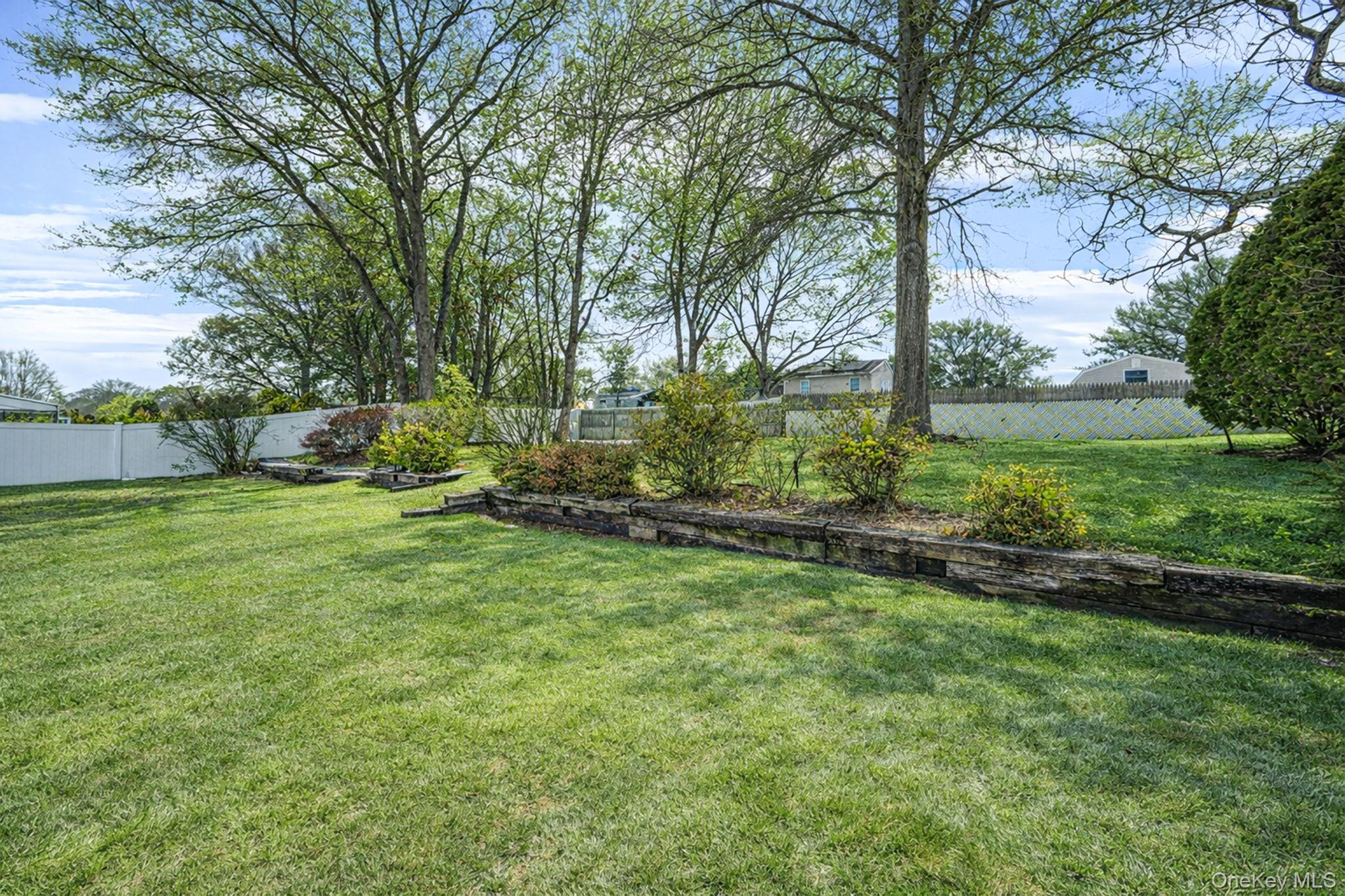 22 Meyer Lane, Medford, NY 11763